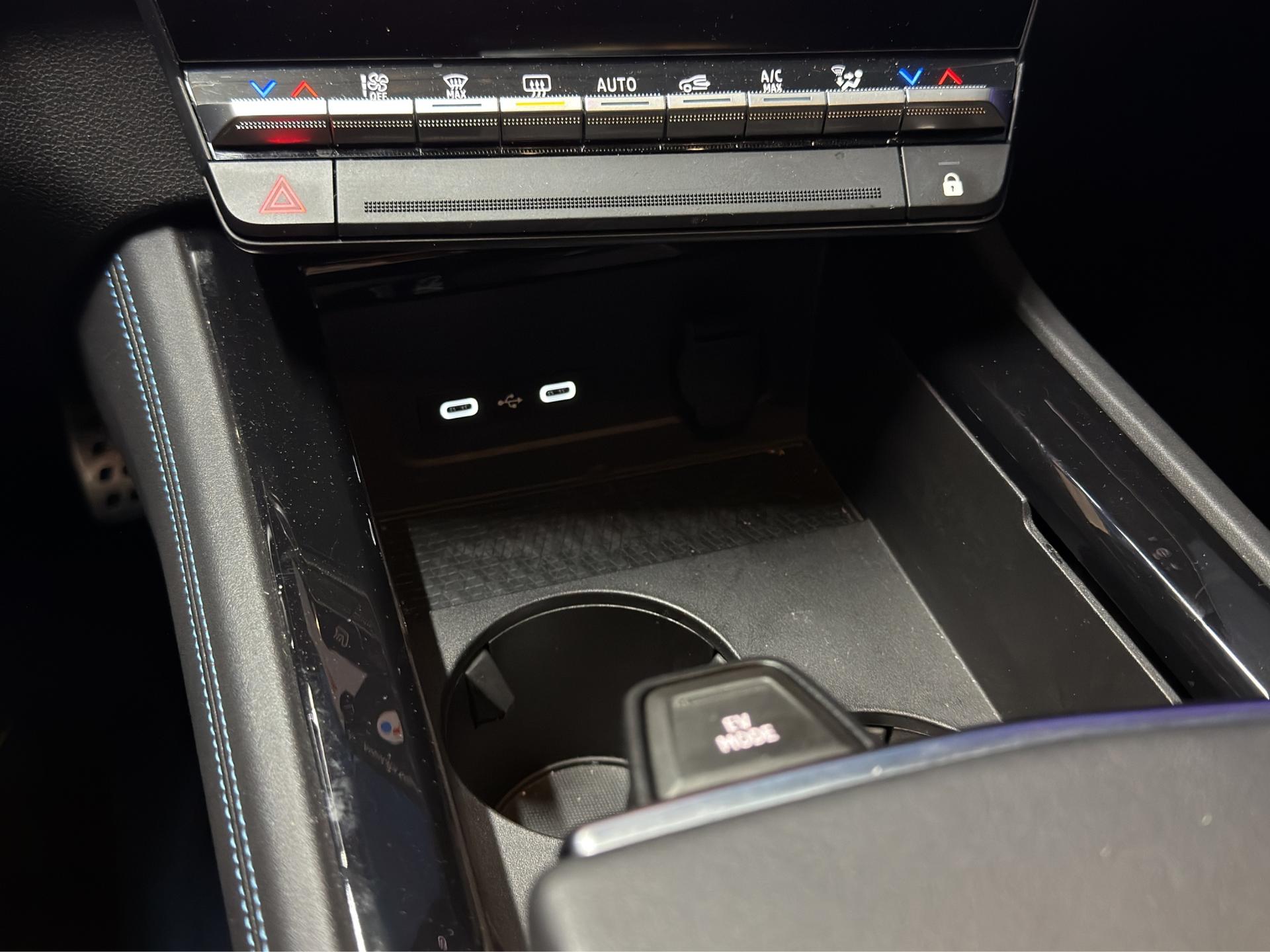 RENAULT Rafale 1.2 E-Tech Plug-in Hybrid 300 4x4 Esprit Alpine-image-11