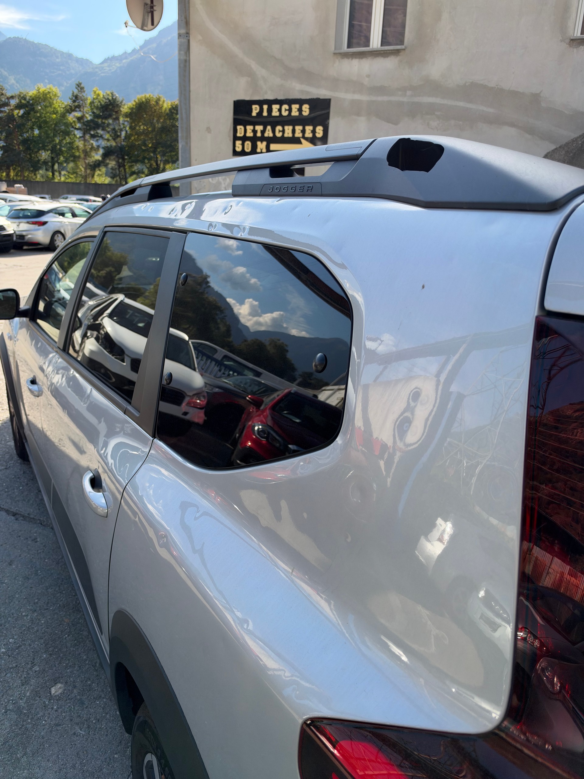 DACIA Jogger TCe 110 Extreme-image-8