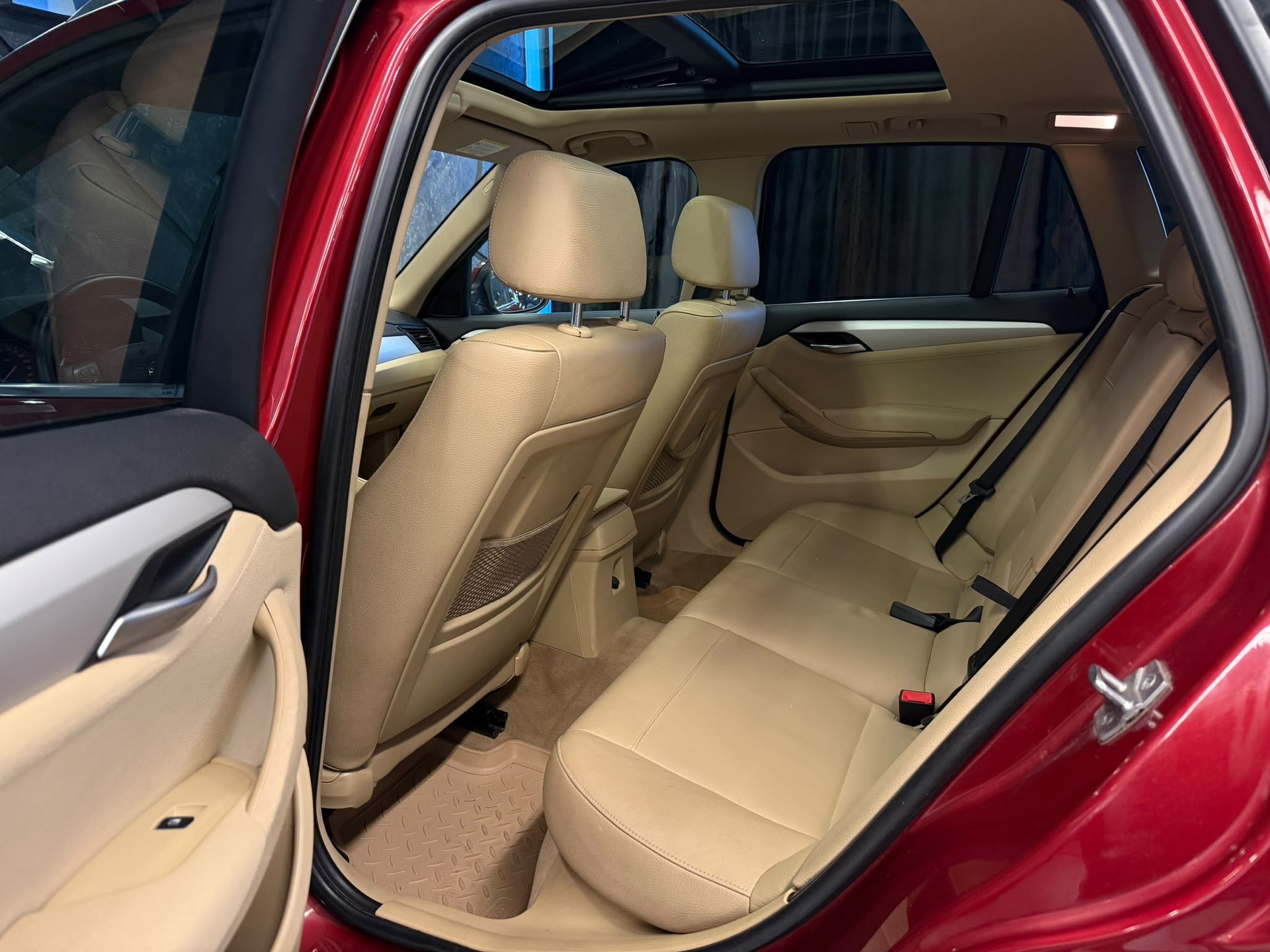 BMW X1 xDrive 28i Steptronic-image-10
