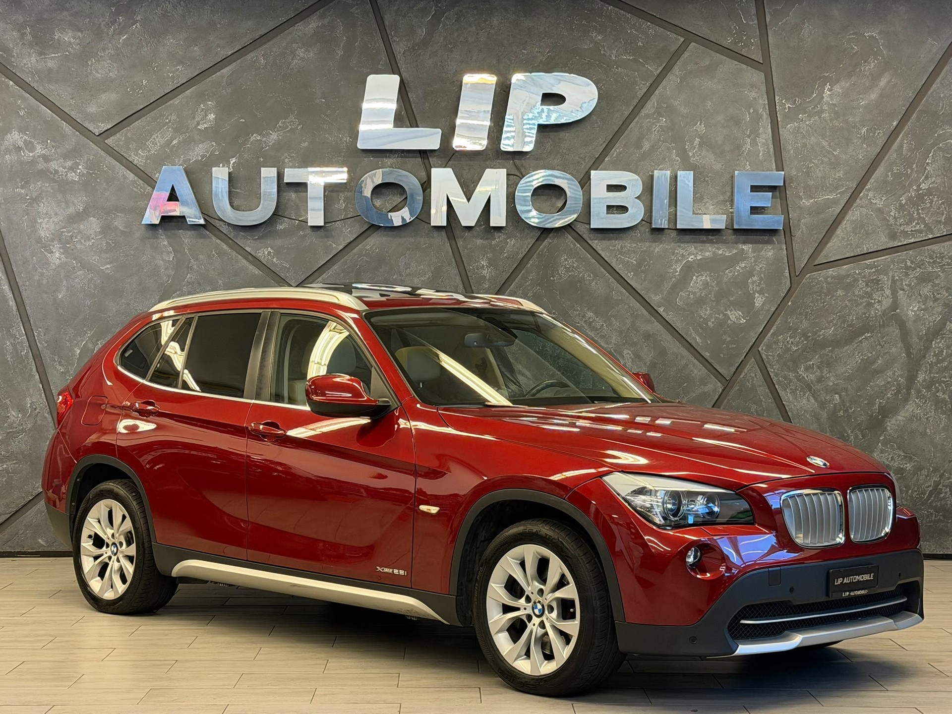 BMW X1 xDrive 28i Steptronic-image-2