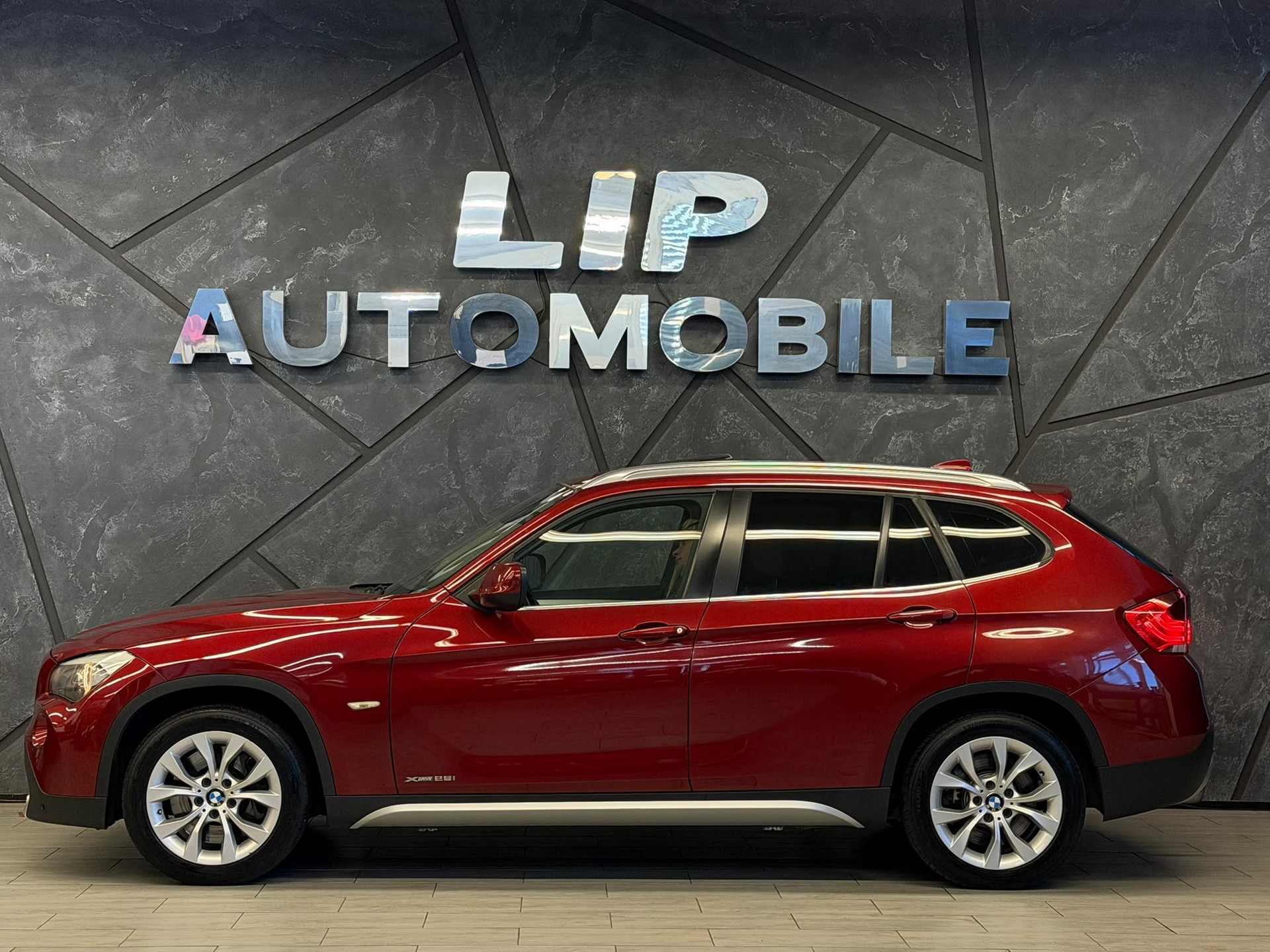 BMW X1 xDrive 28i Steptronic-image-3