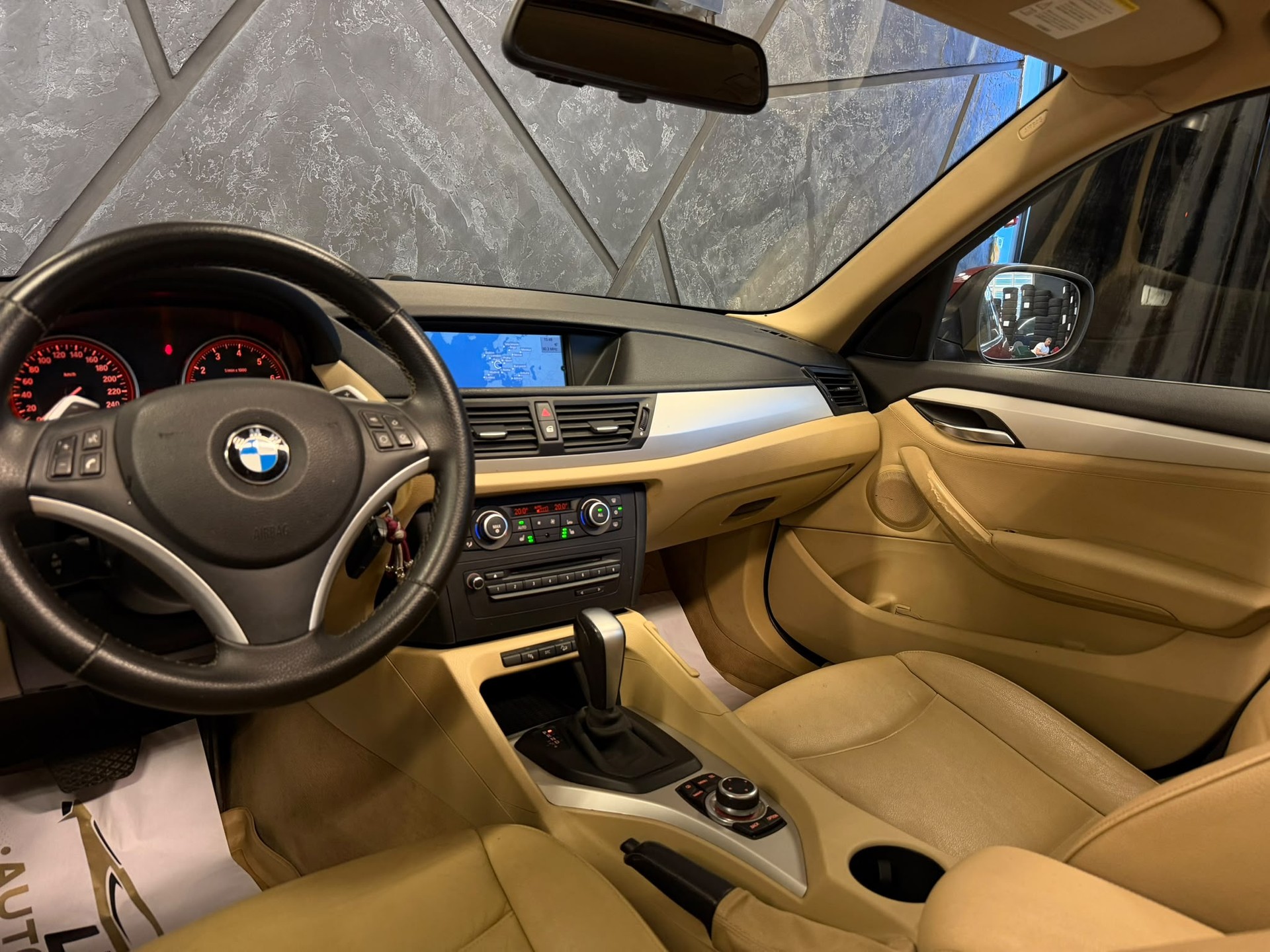 BMW X1 xDrive 28i Steptronic-image-9