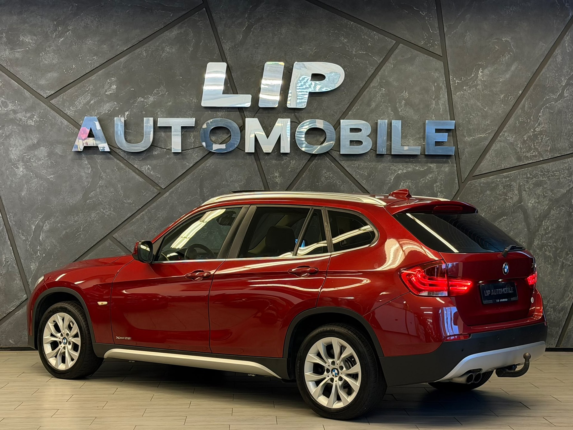 BMW X1 xDrive 28i Steptronic-image-7
