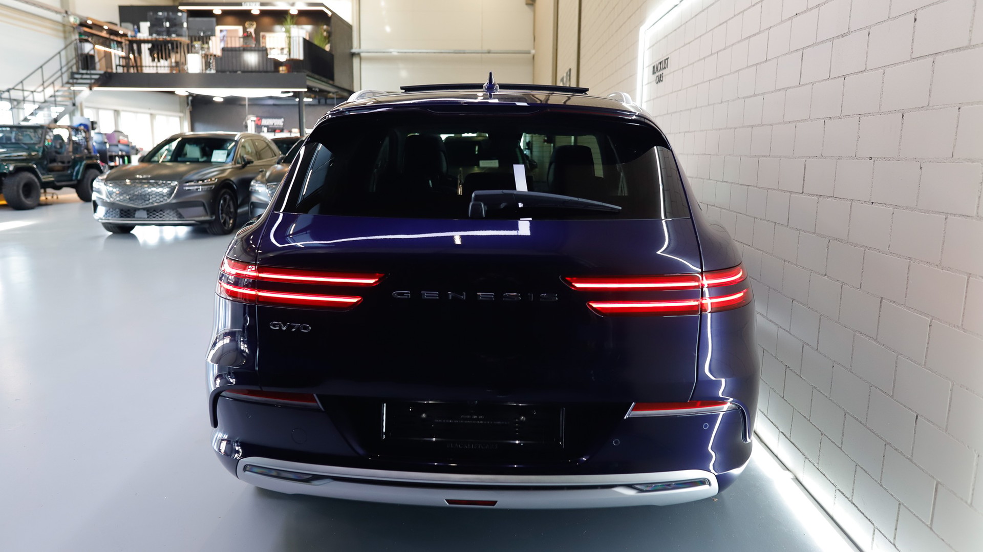 GENESIS GV70 Electrified Sport kWh 77,4 AWD * Capri Blue *-image-4