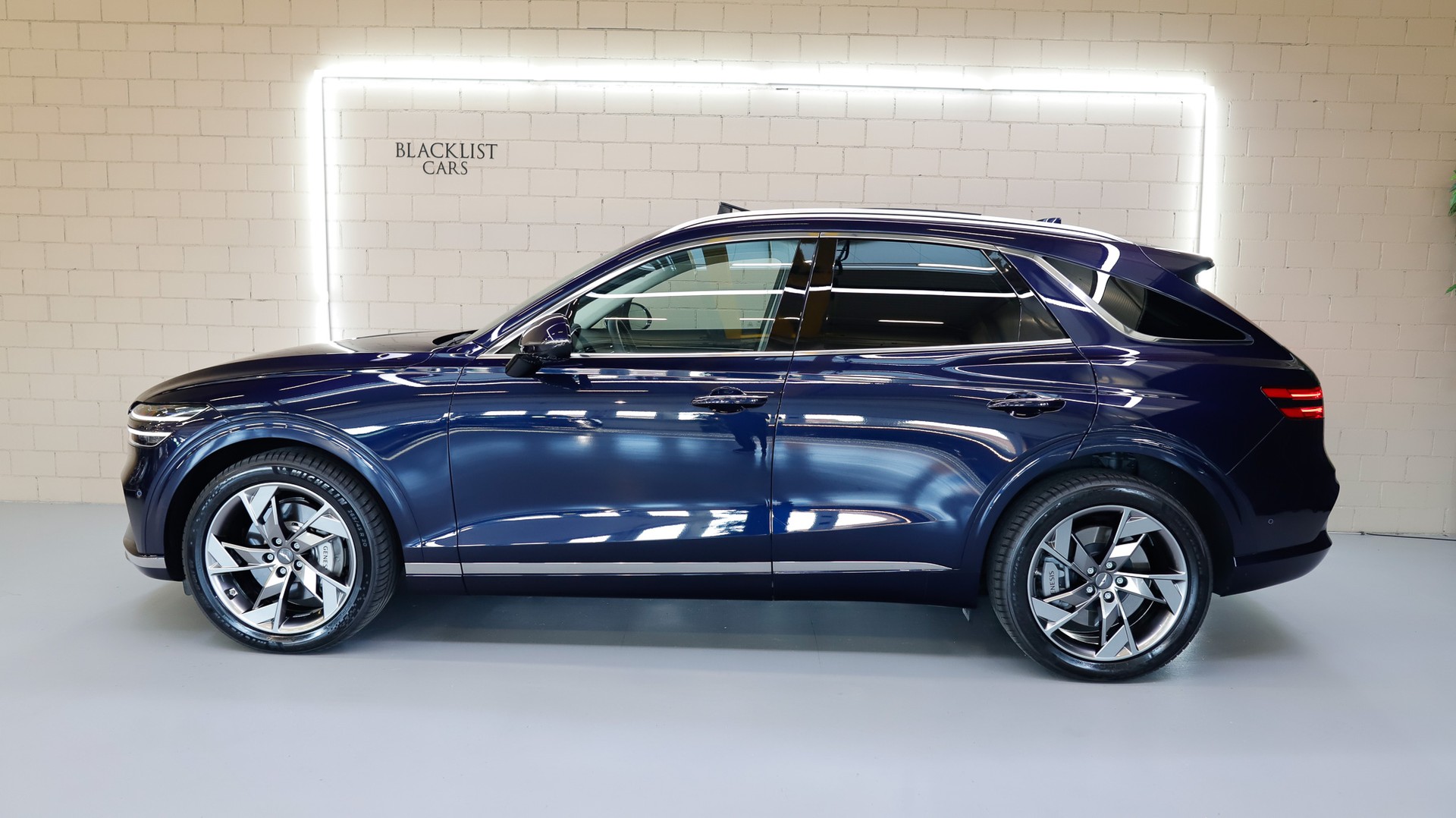 GENESIS GV70 Electrified Sport kWh 77,4 AWD * Capri Blue *-image-2