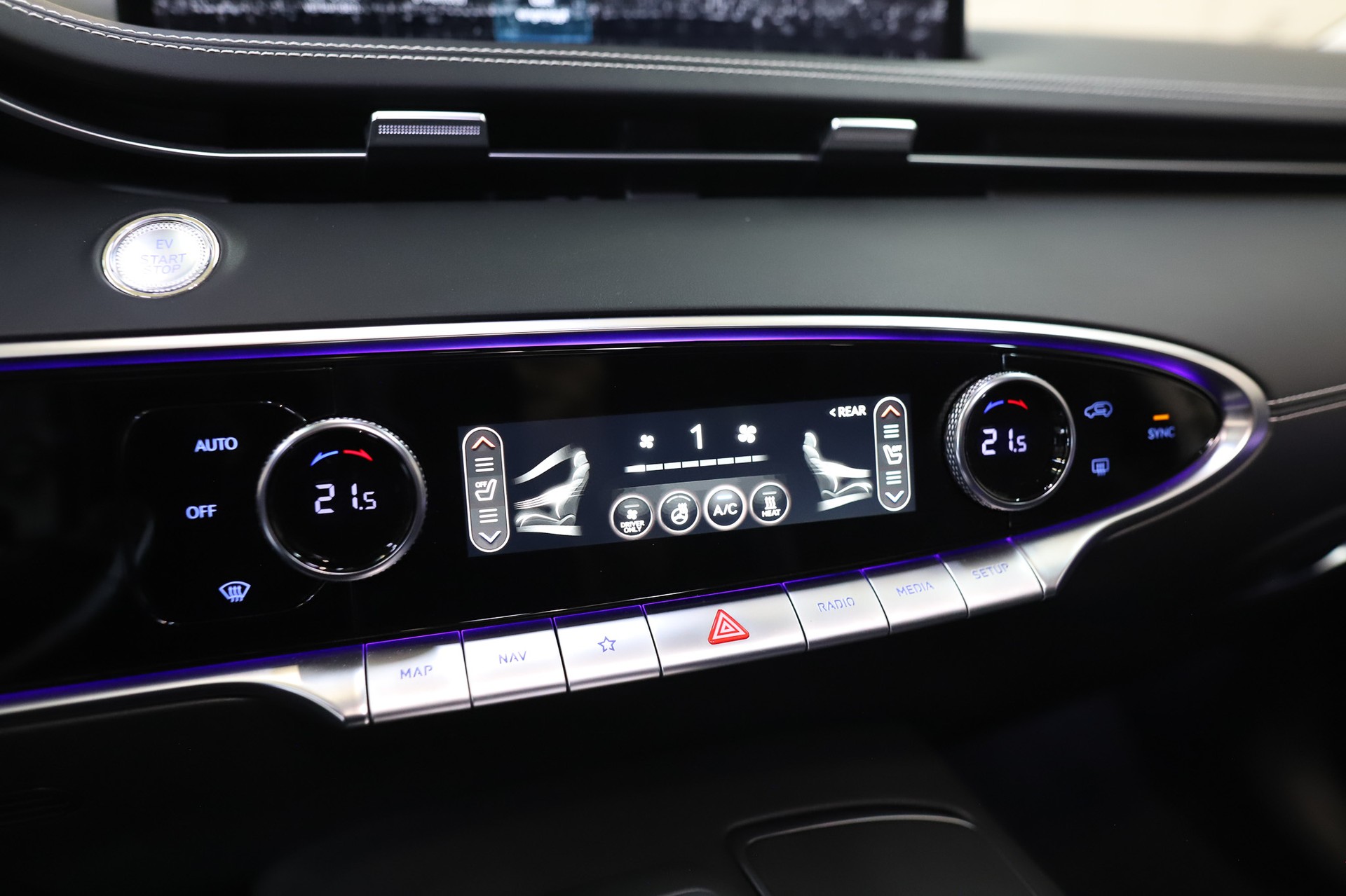 GENESIS GV70 Electrified Sport kWh 77,4 AWD * Capri Blue *-image-12
