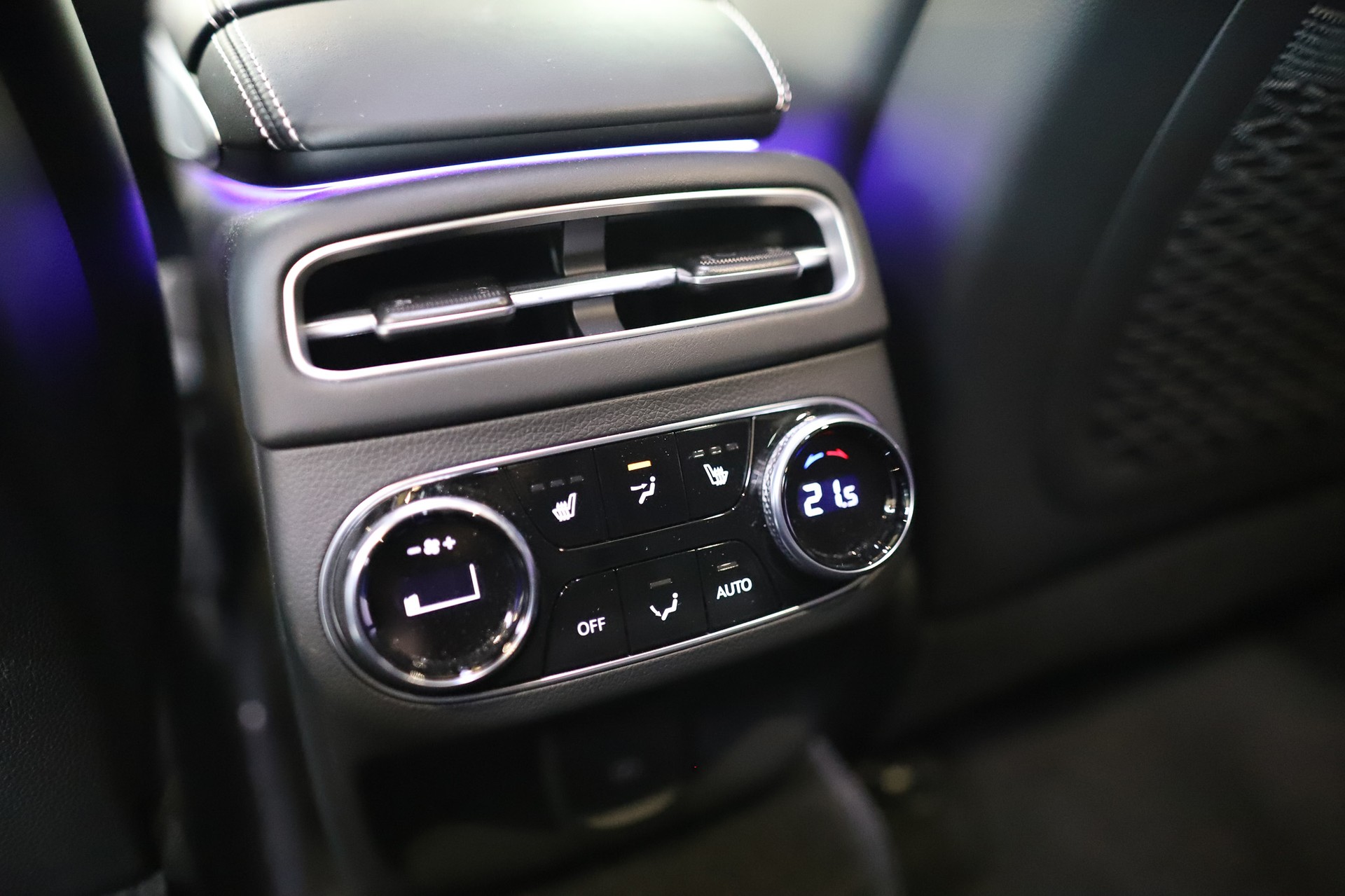 GENESIS GV70 Electrified Sport kWh 77,4 AWD * Capri Blue *-image-16