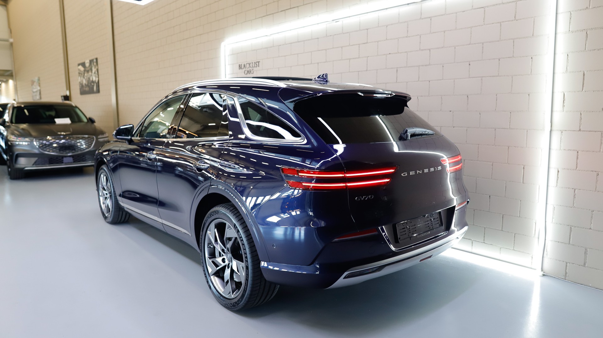 GENESIS GV70 Electrified Sport kWh 77,4 AWD * Capri Blue *-image-3