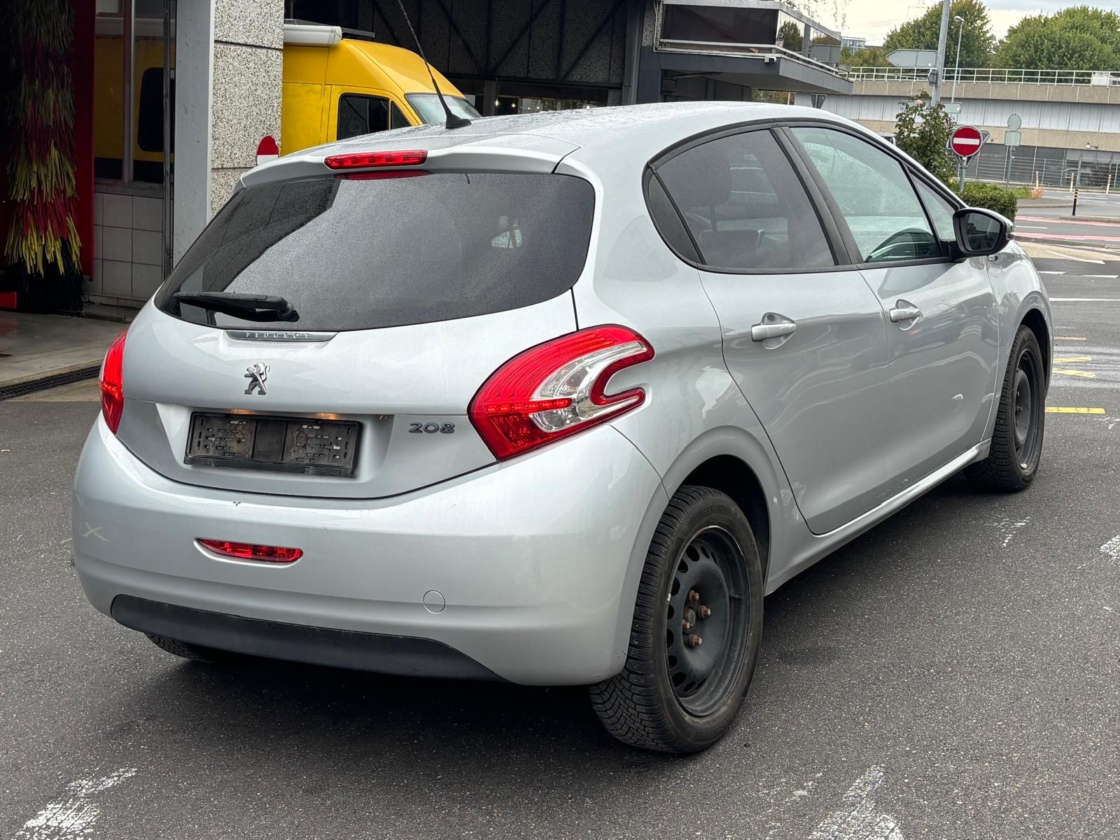 PEUGEOT 208 1.2 VTI Active-image-1