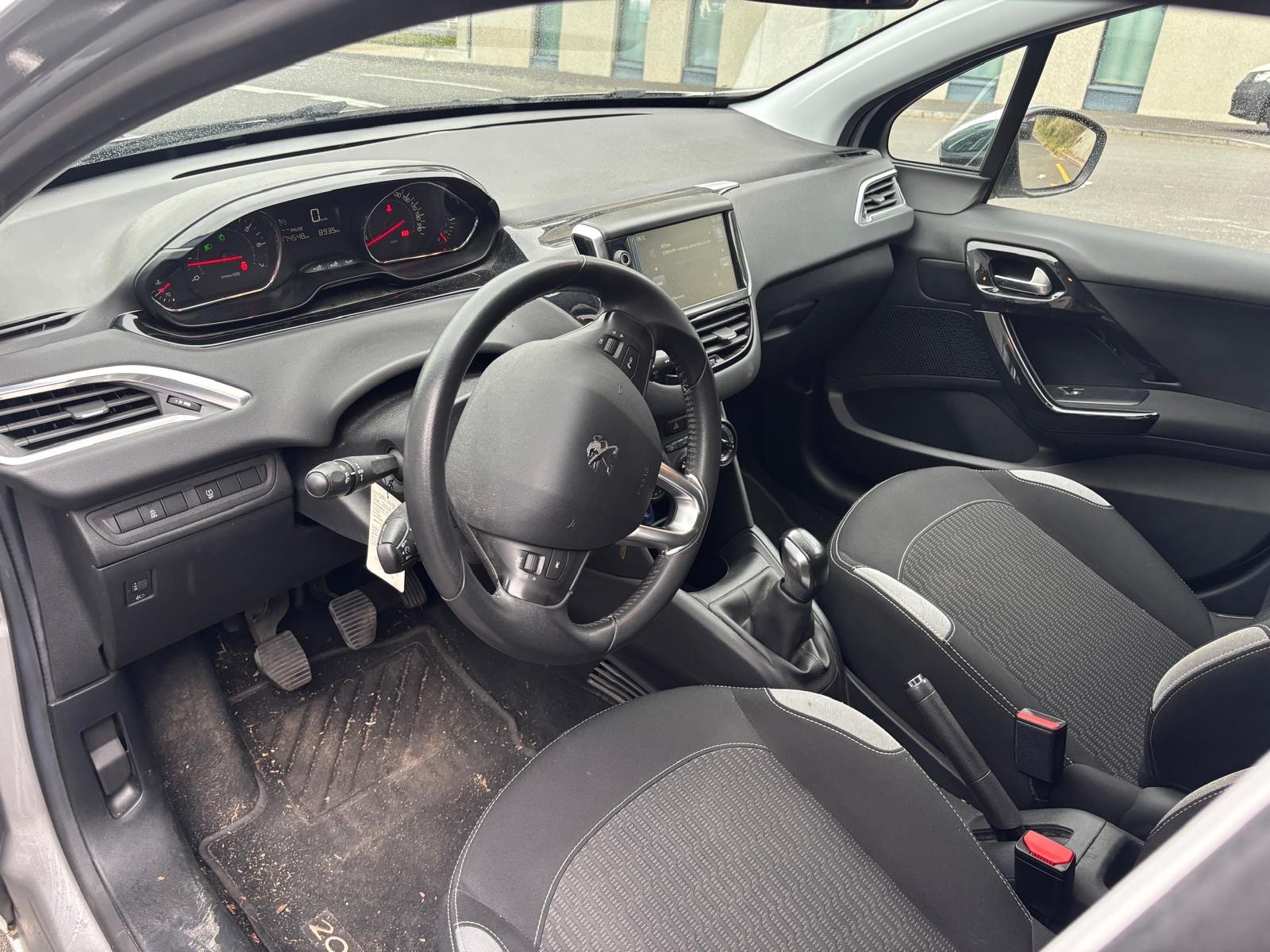 PEUGEOT 208 1.2 VTI Active-image-4
