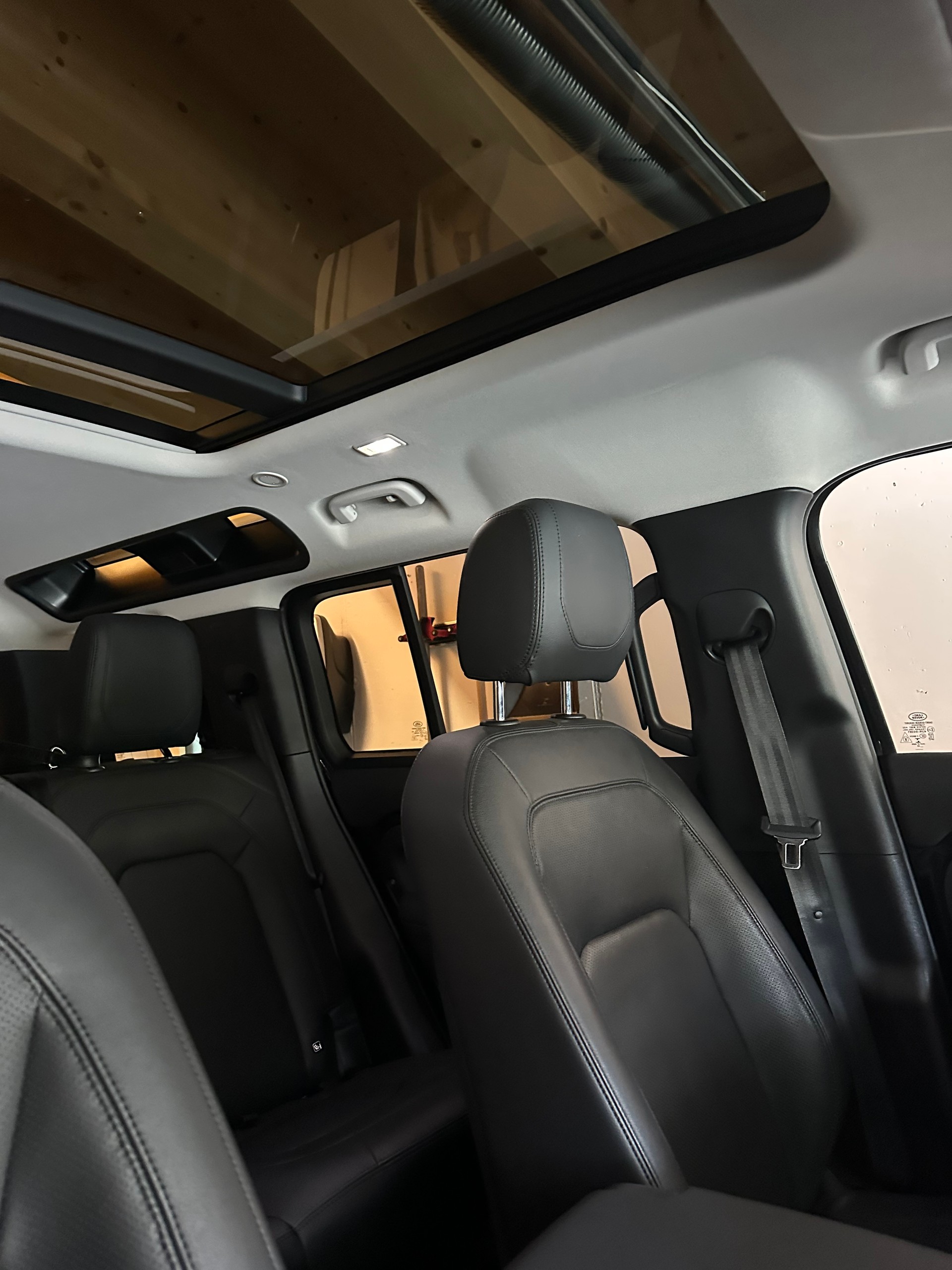 LAND ROVER 2.0 P400e XS-image-3