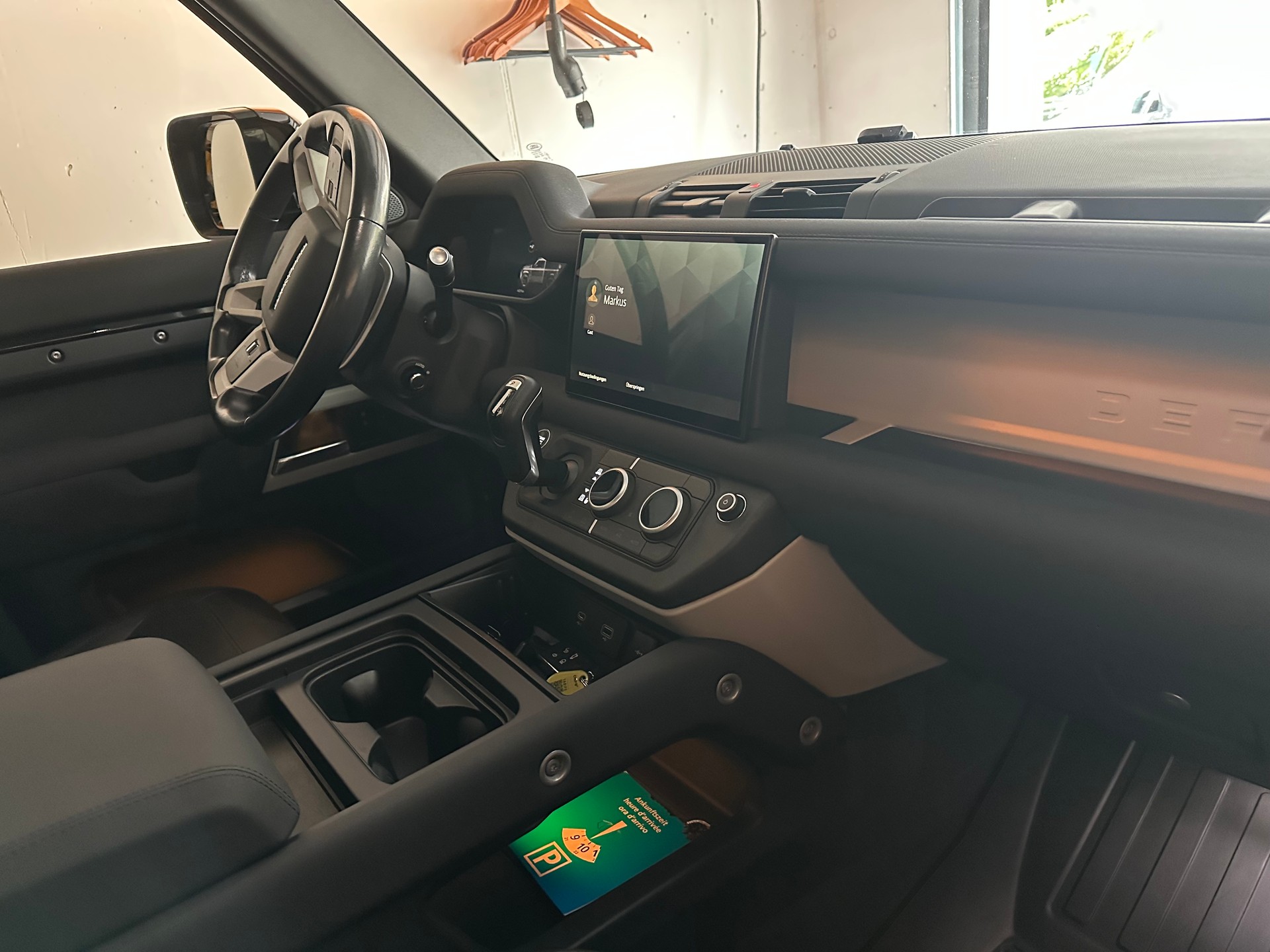 LAND ROVER 2.0 P400e XS-image-2