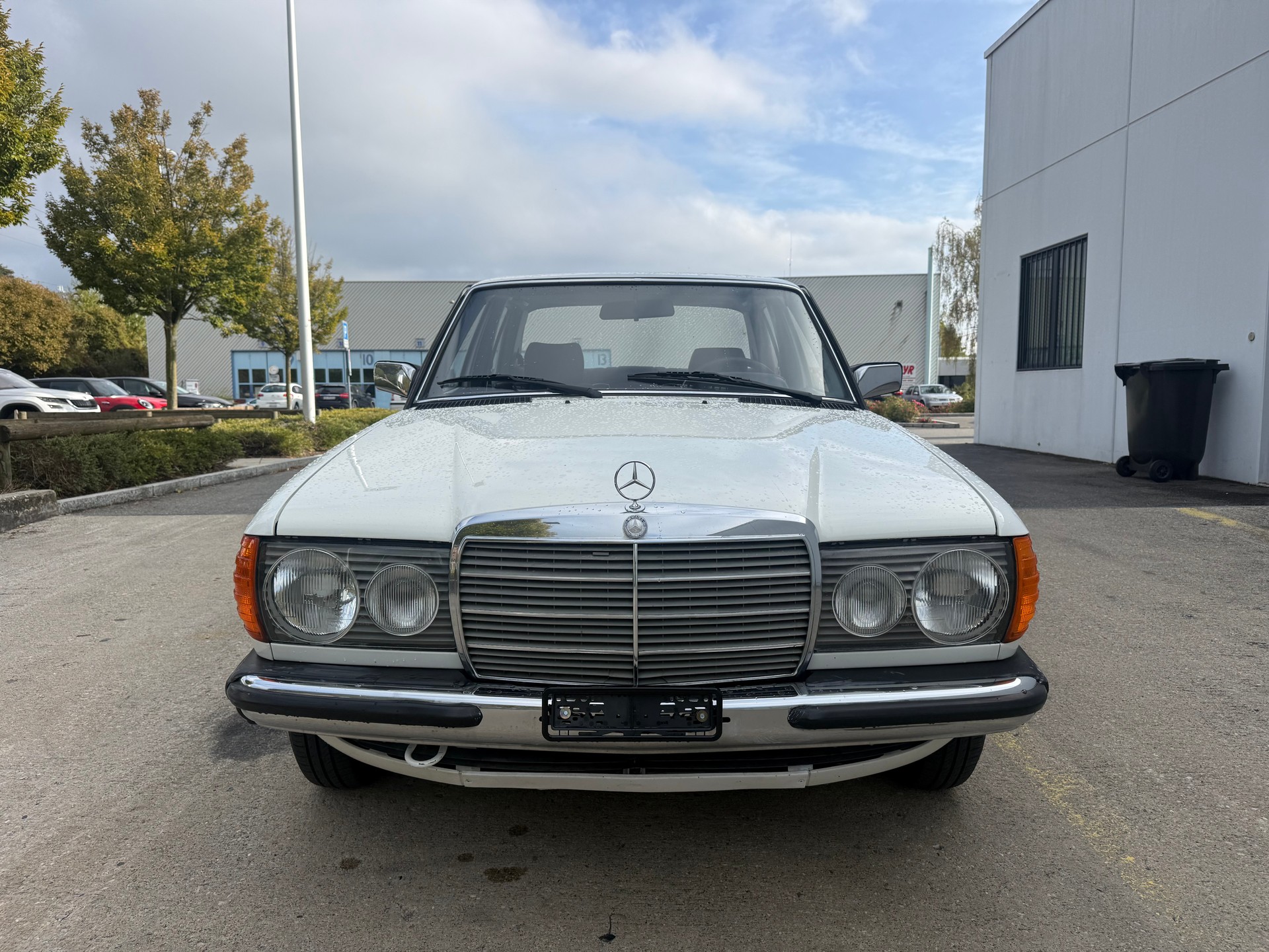 MERCEDES-BENZ E-image-1