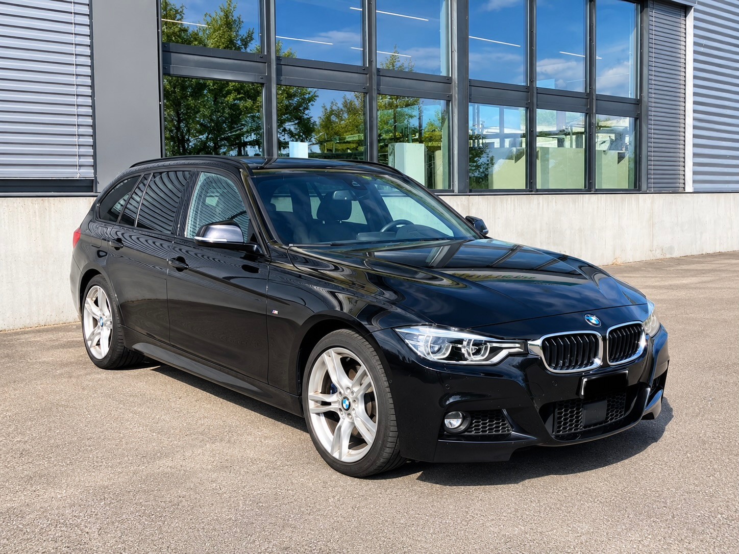 BMW 340i xDrive-image-1