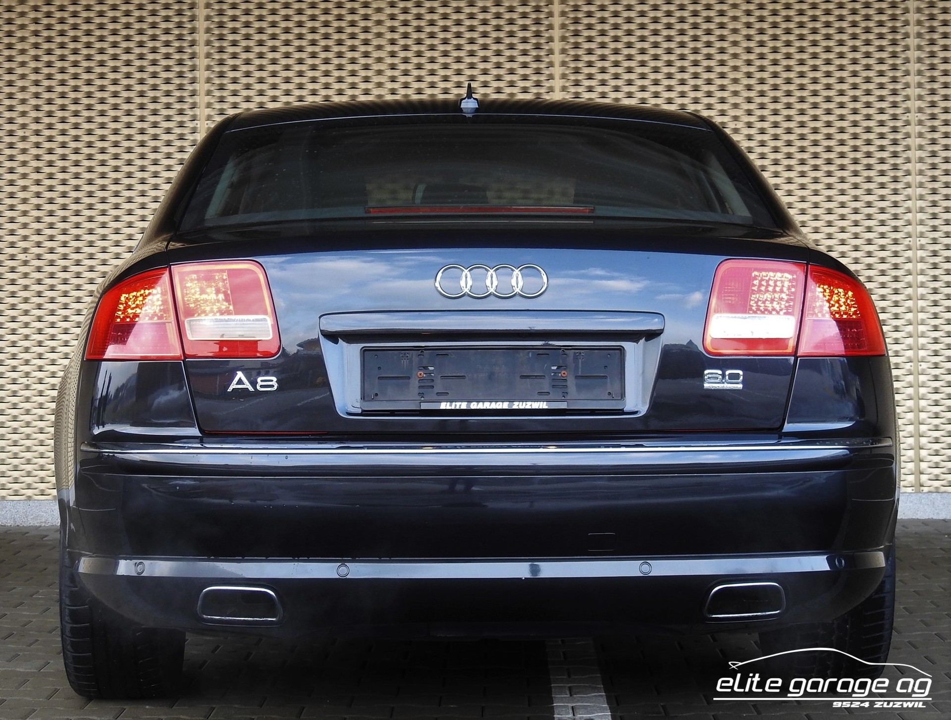 AUDI A8  6.0 quattro-image-3