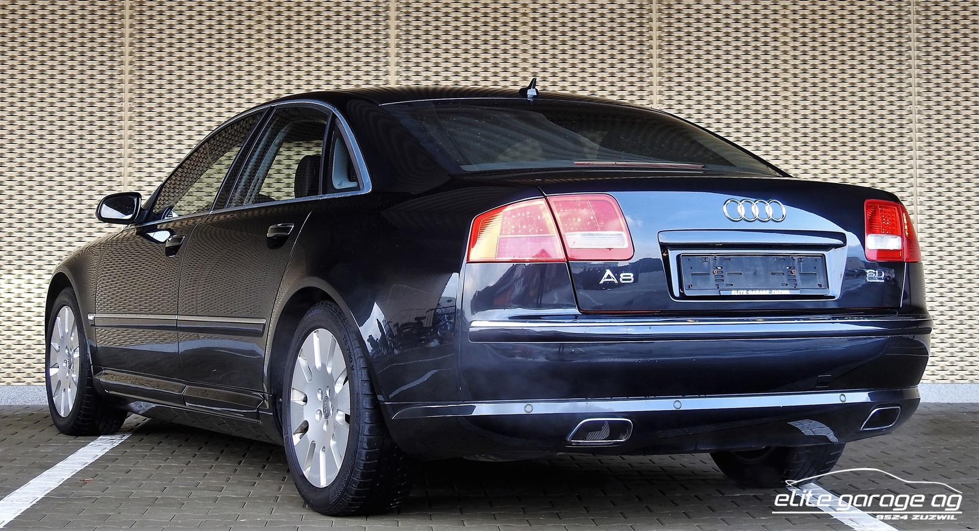 AUDI A8  6.0 quattro-image-4