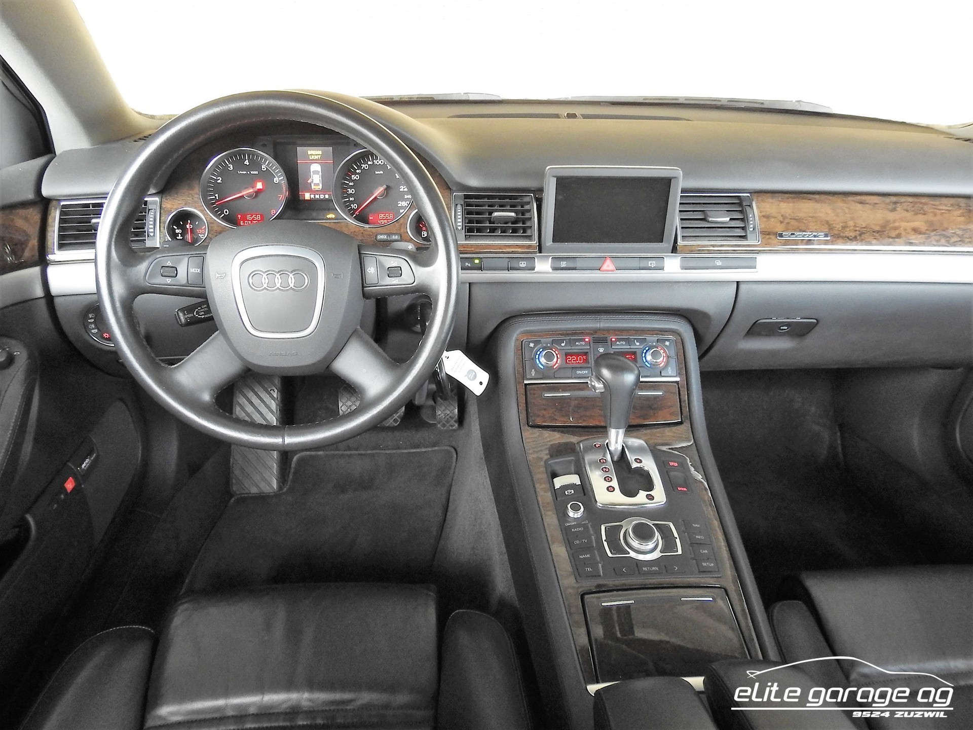 AUDI A8  6.0 quattro-image-5