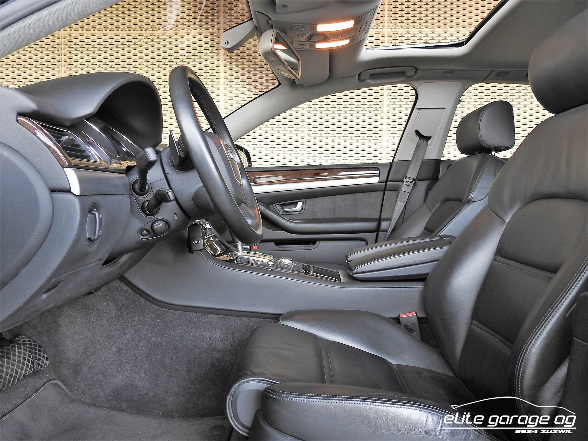 AUDI A8  6.0 quattro-image-8