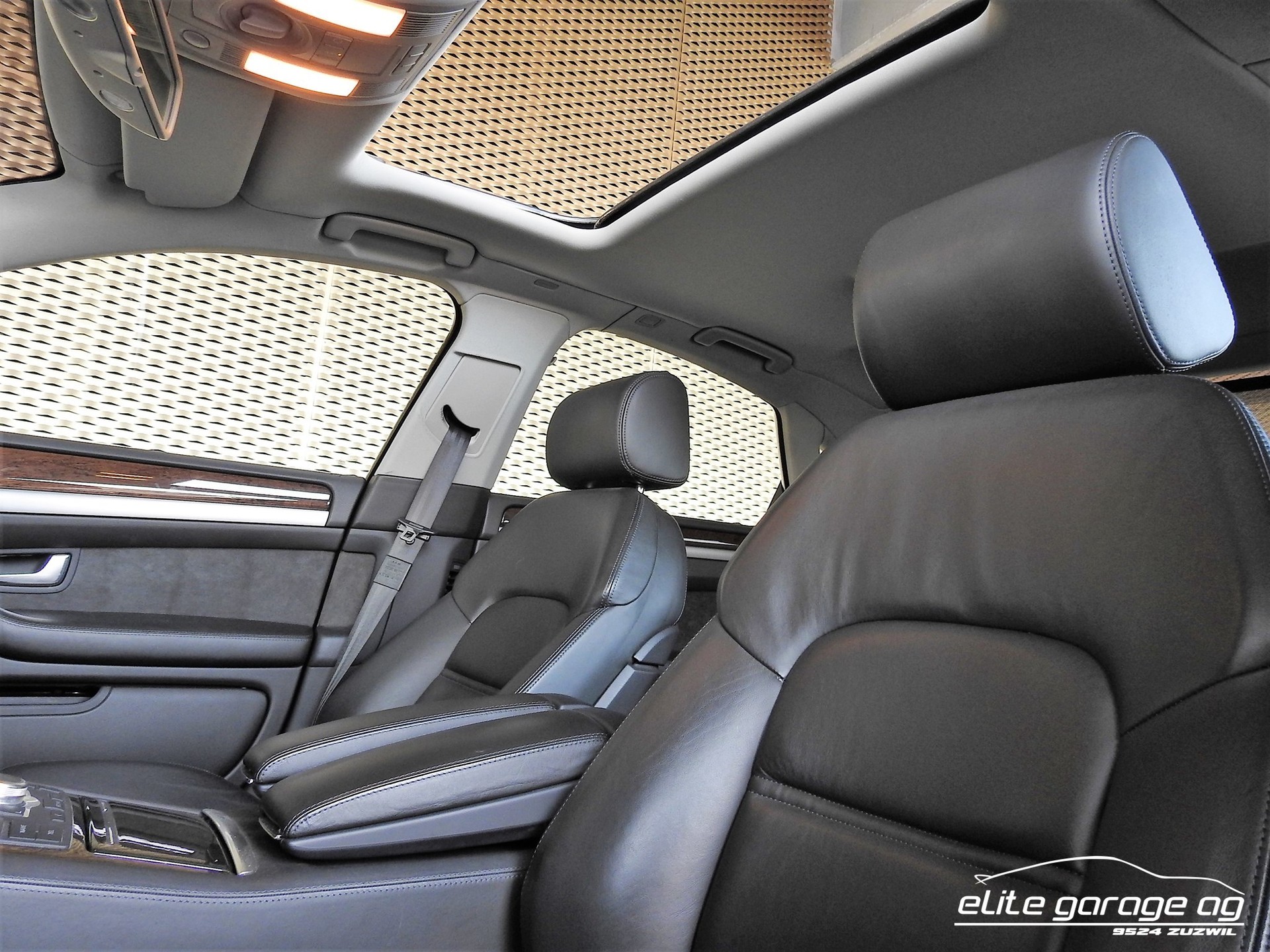 AUDI A8  6.0 quattro-image-10
