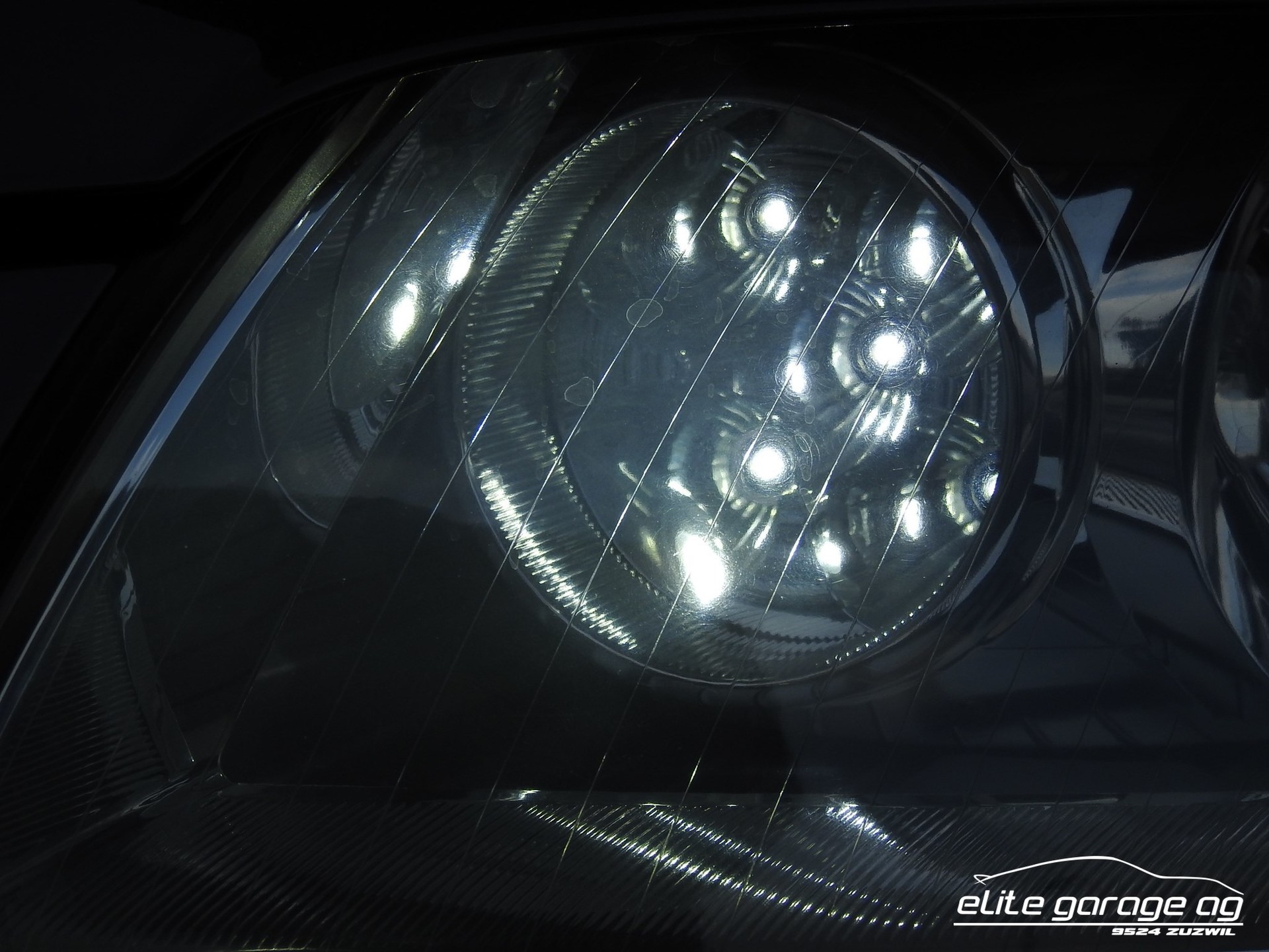 AUDI A8  6.0 quattro-image-13