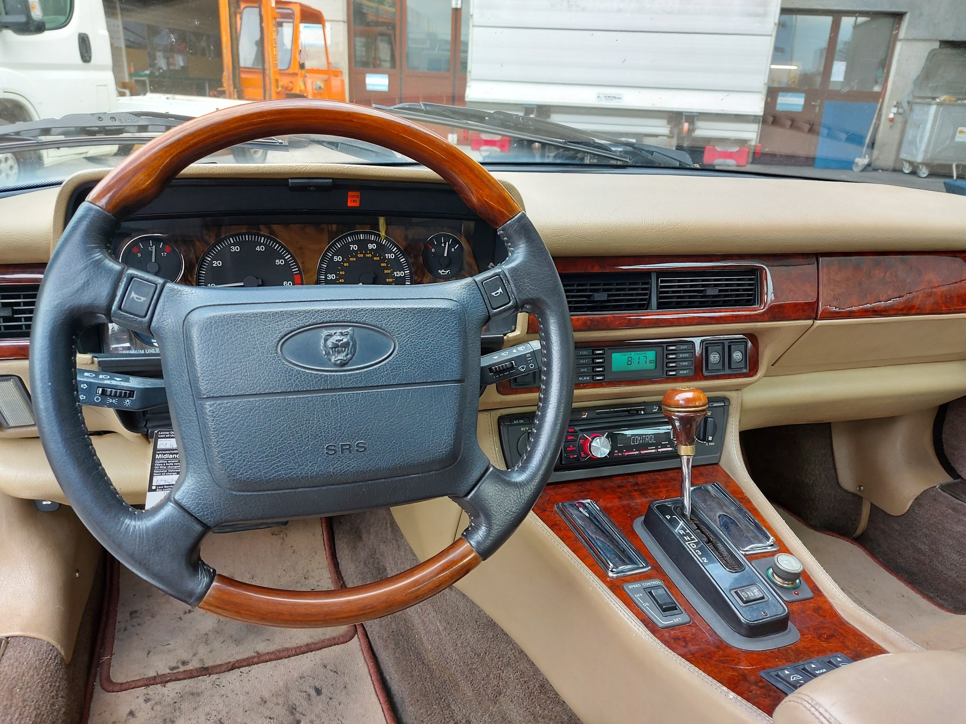 JAGUAR XJS 4.0 Convertible-image-9