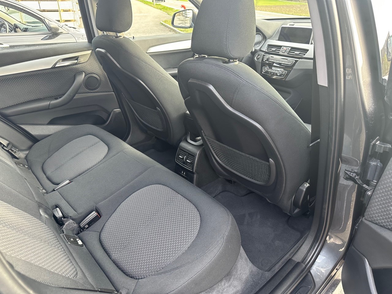 BMW X1 xDrive 25e Steptronic-image-15