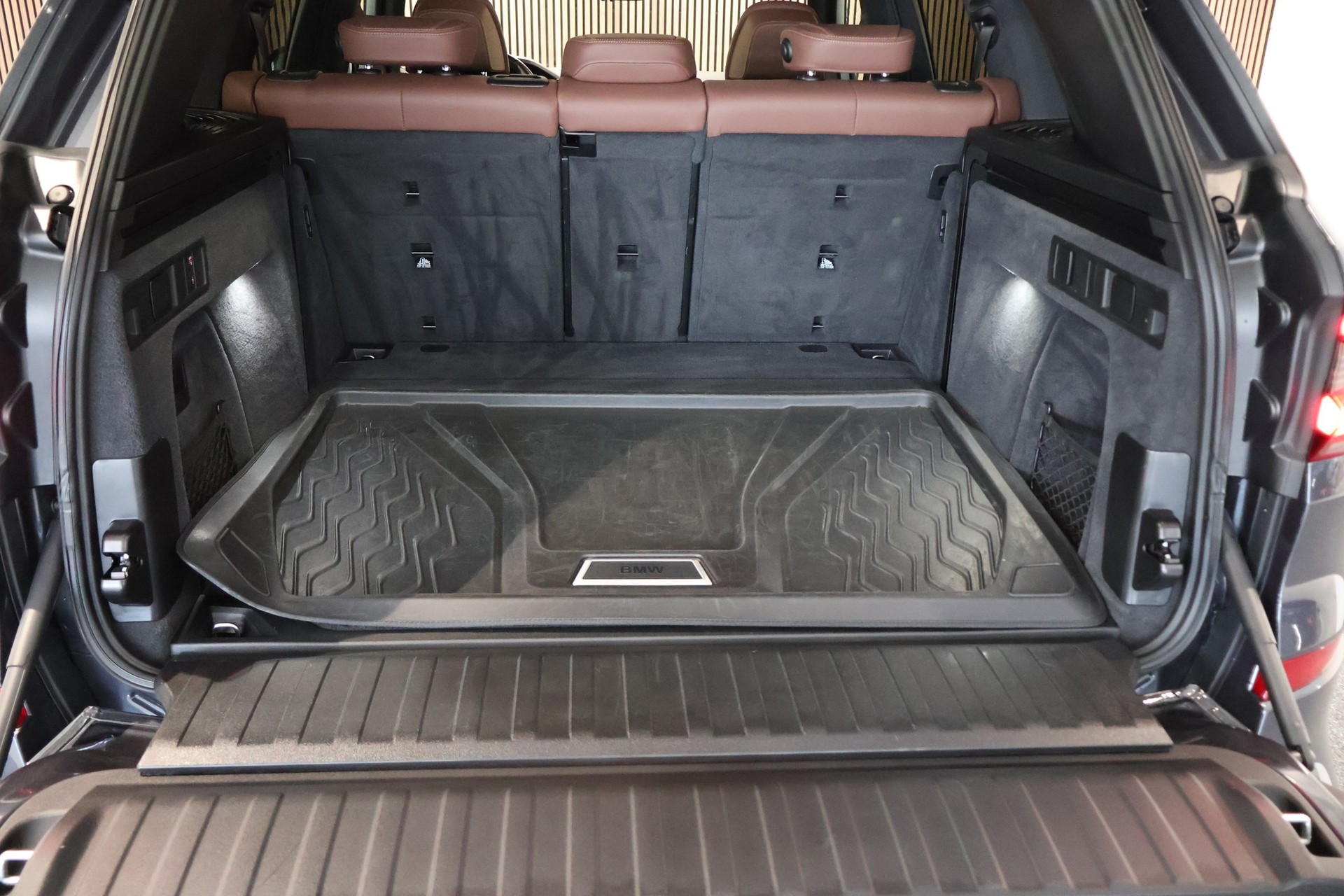 BMW X5 xDrive M50d Steptronic-image-11