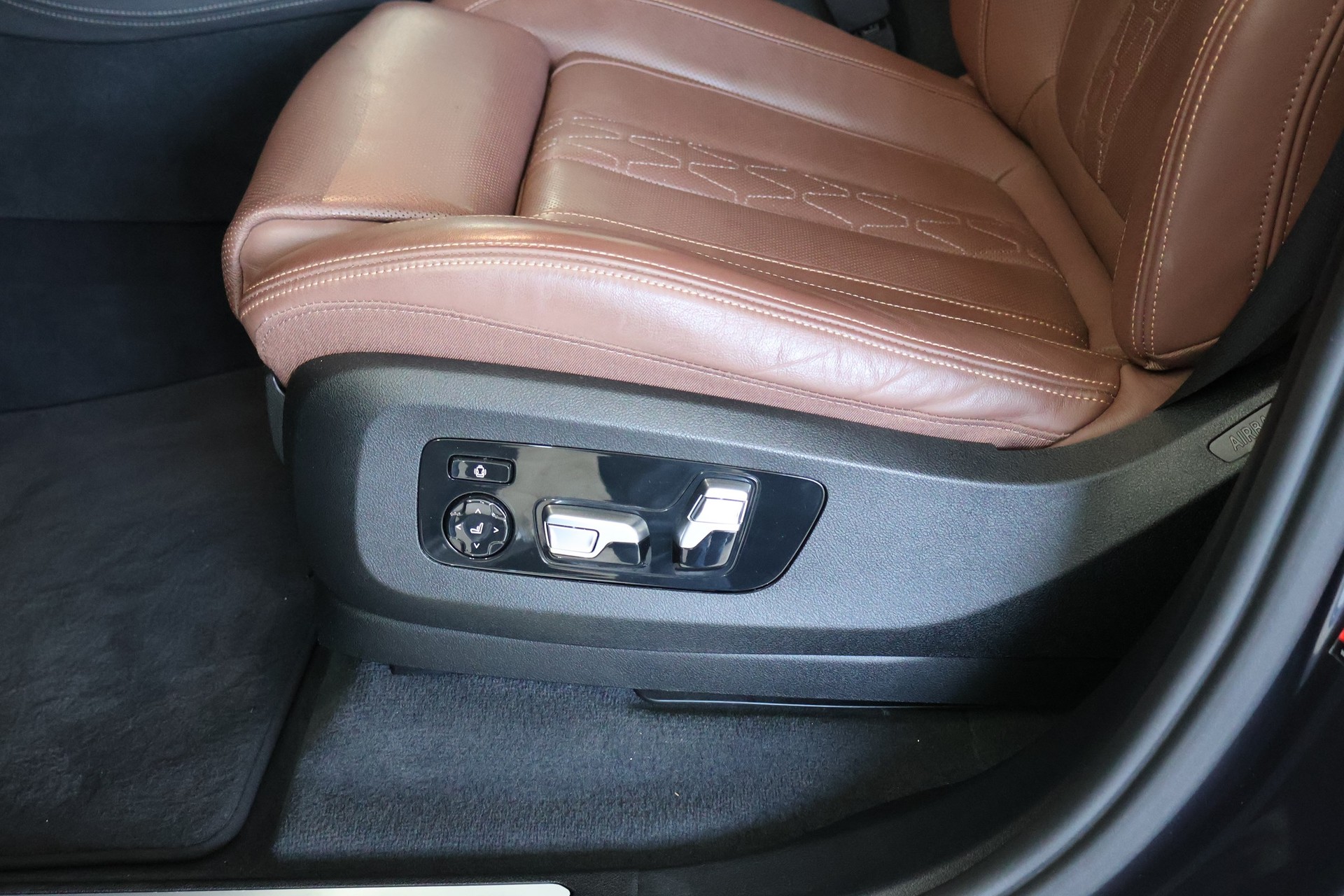 BMW X5 xDrive M50d Steptronic-image-26