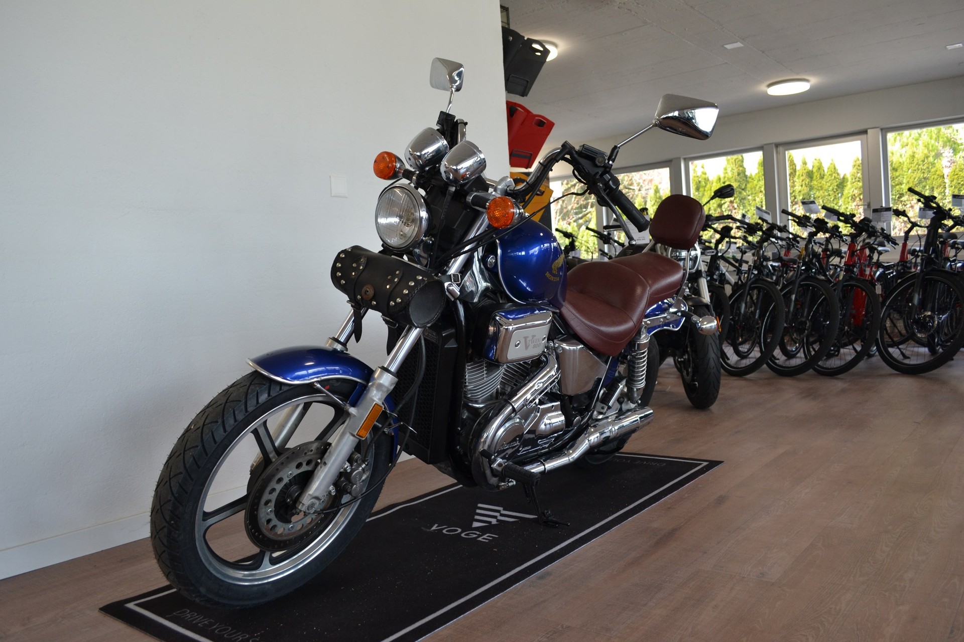 HONDA HONDA VT700 EGLI-image-4