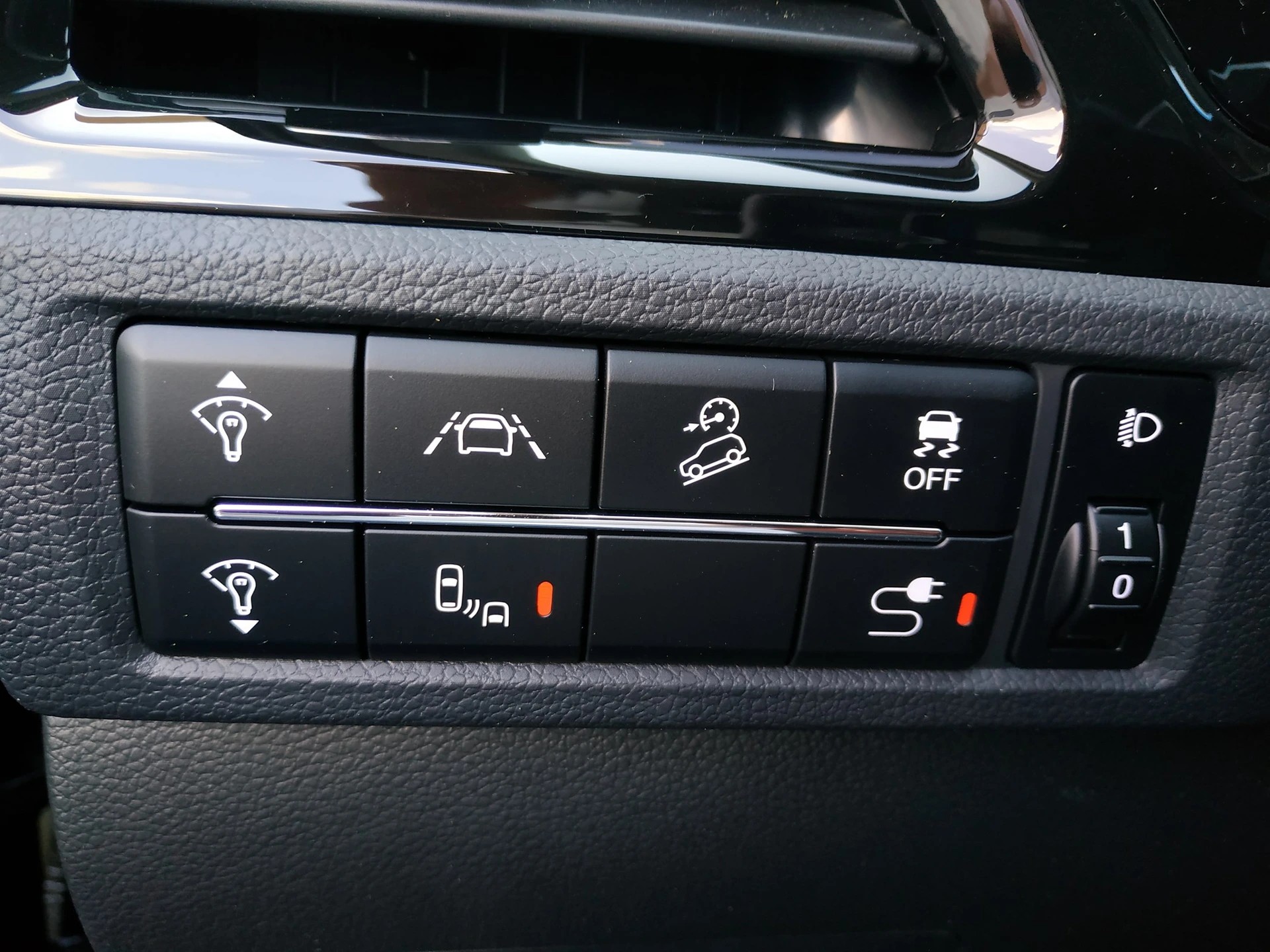 KGM-SsangYong Korando eMotion Titanium Plus-image-16