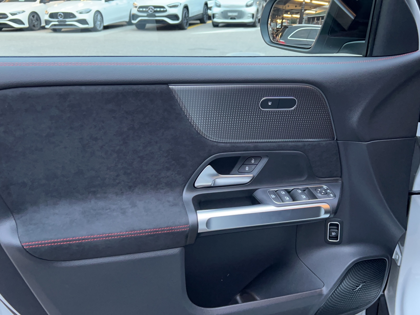 MERCEDES-BENZ EQB 350 AMG Line 4Matic-image-11