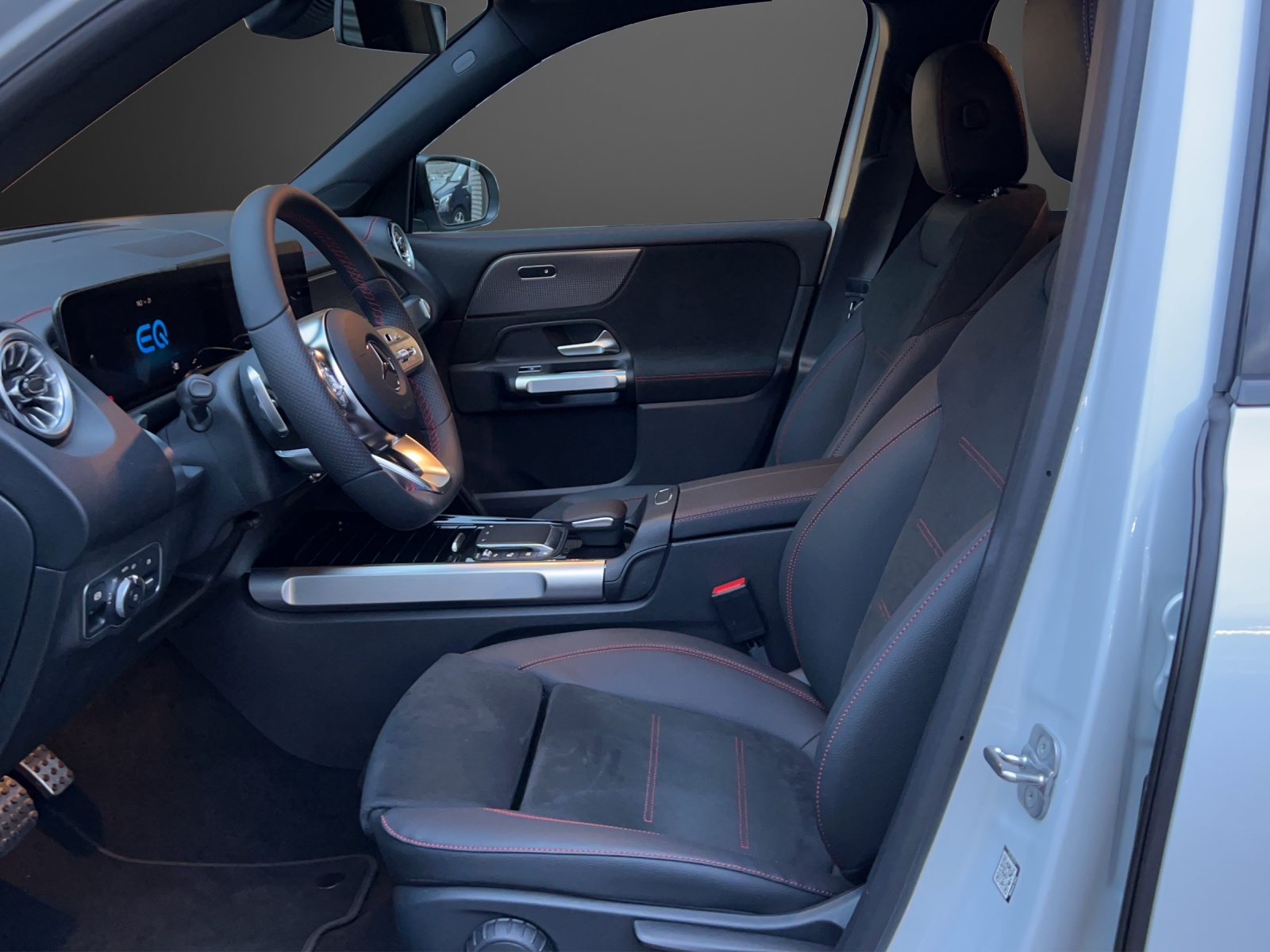 MERCEDES-BENZ EQB 350 AMG Line 4Matic-image-9