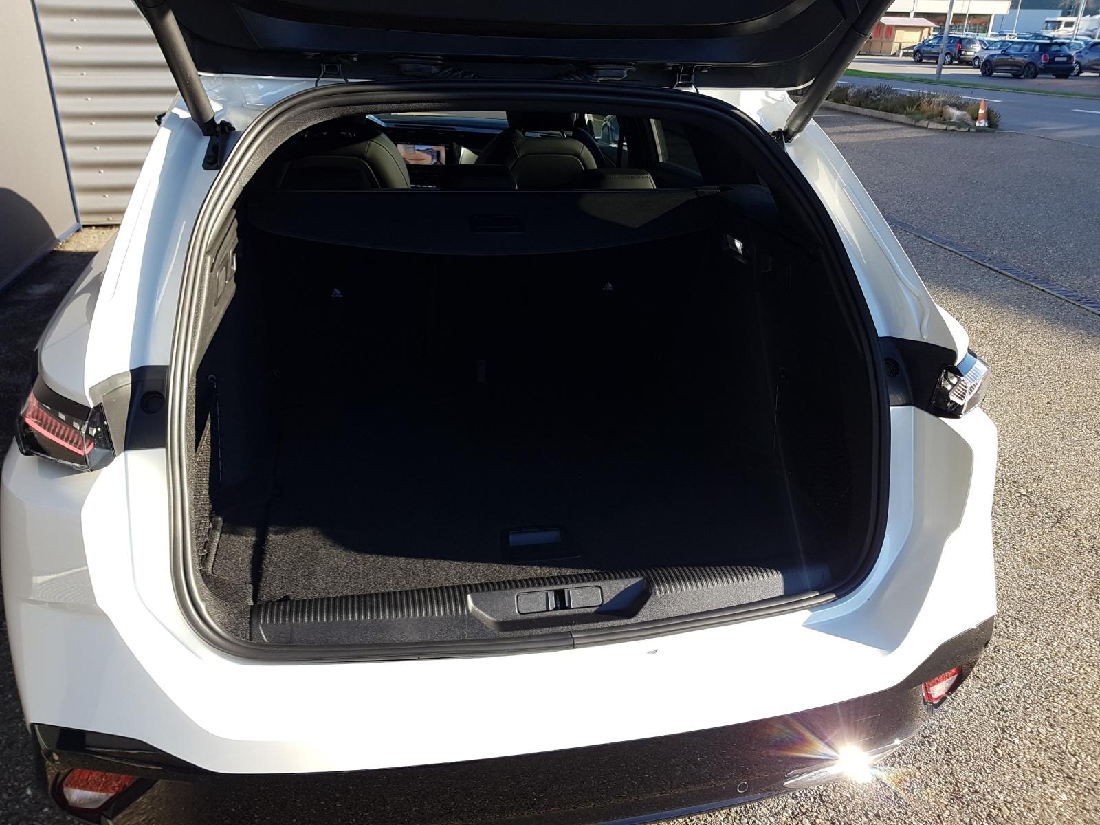 PEUGEOT 308 SW 1.2 PureTech GT-image-9