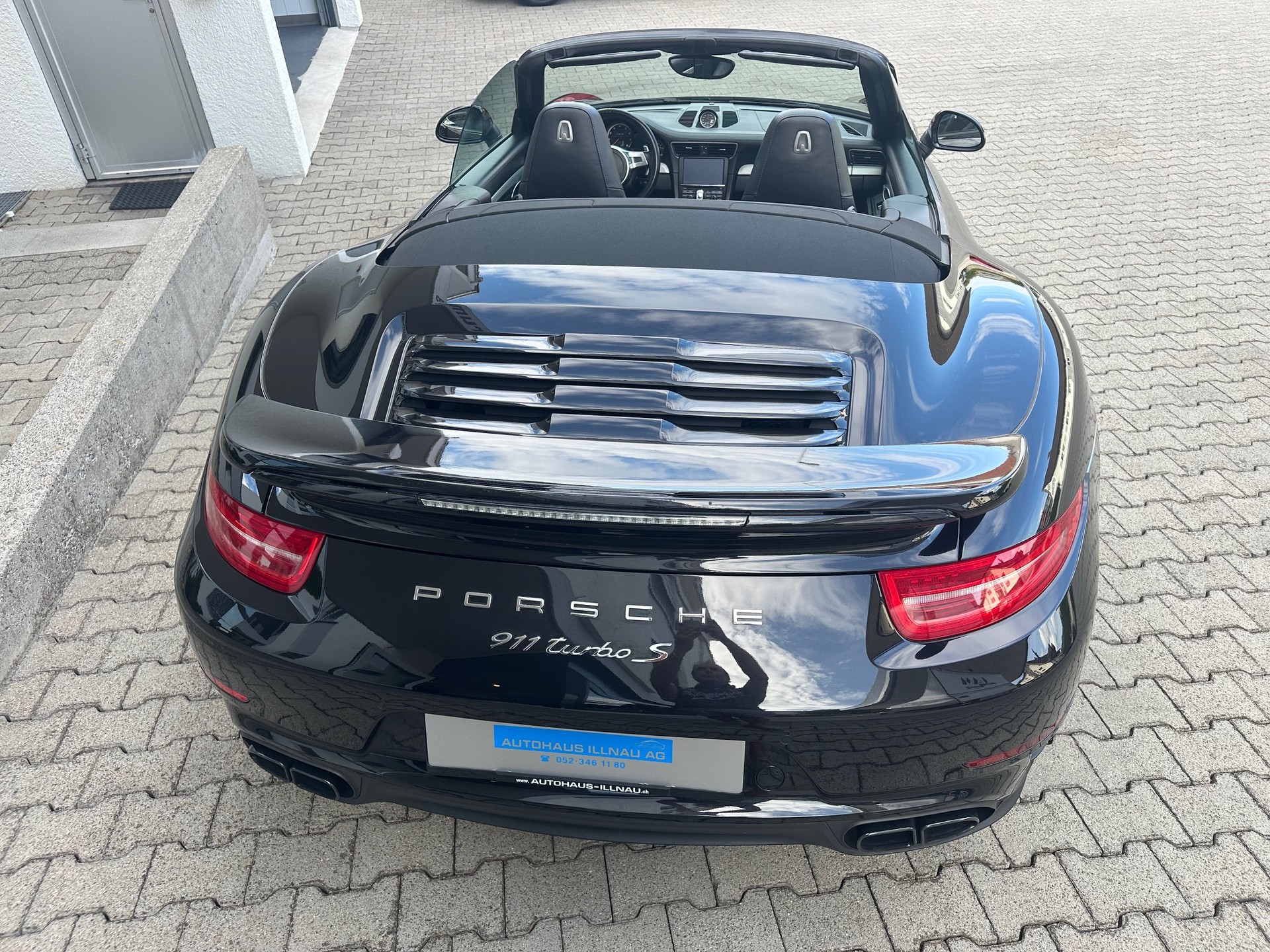 PORSCHE 911 Turbo S Cabrio PDK-image-3