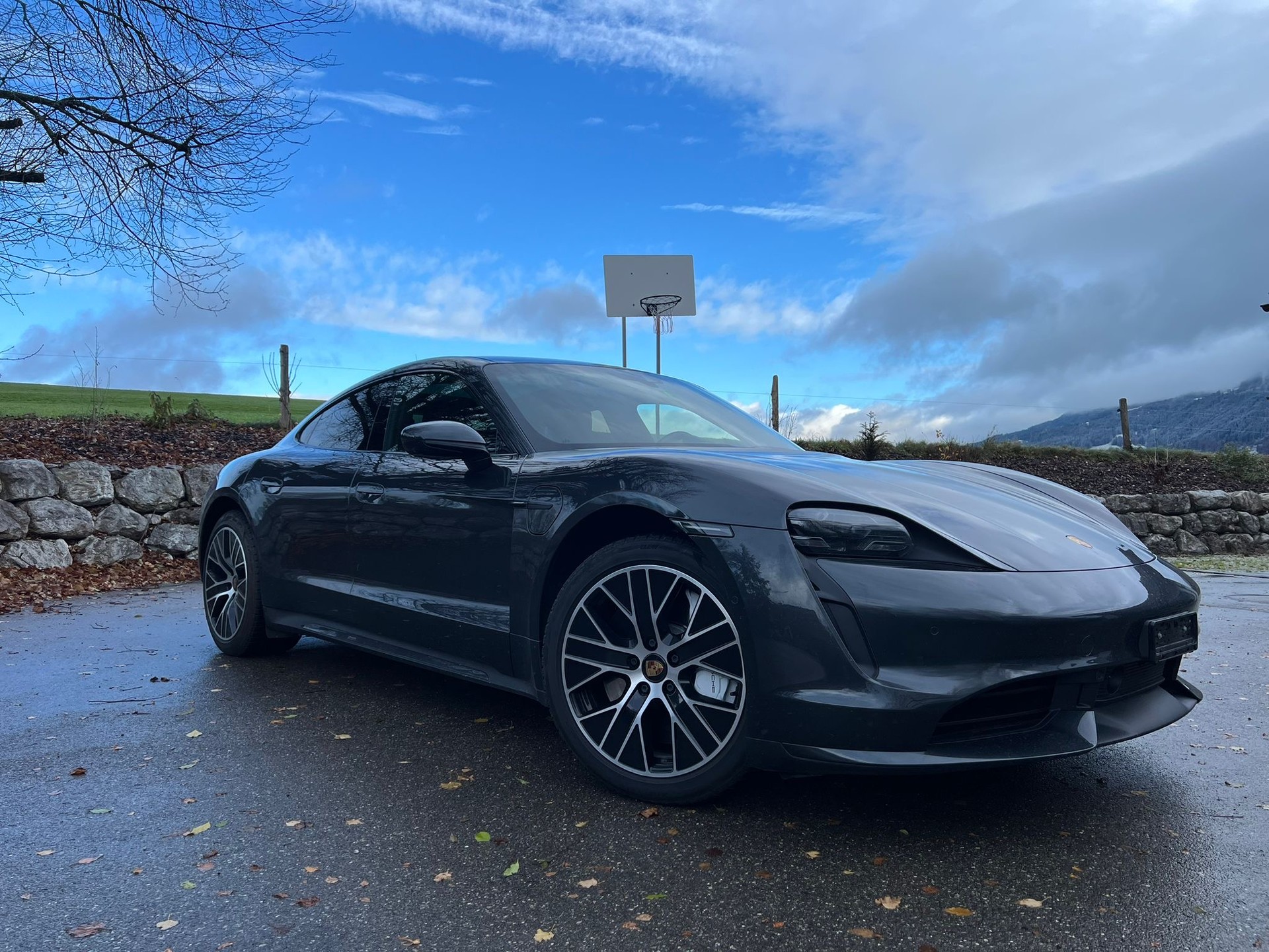 PORSCHE TAYCAN Turbo-image-0