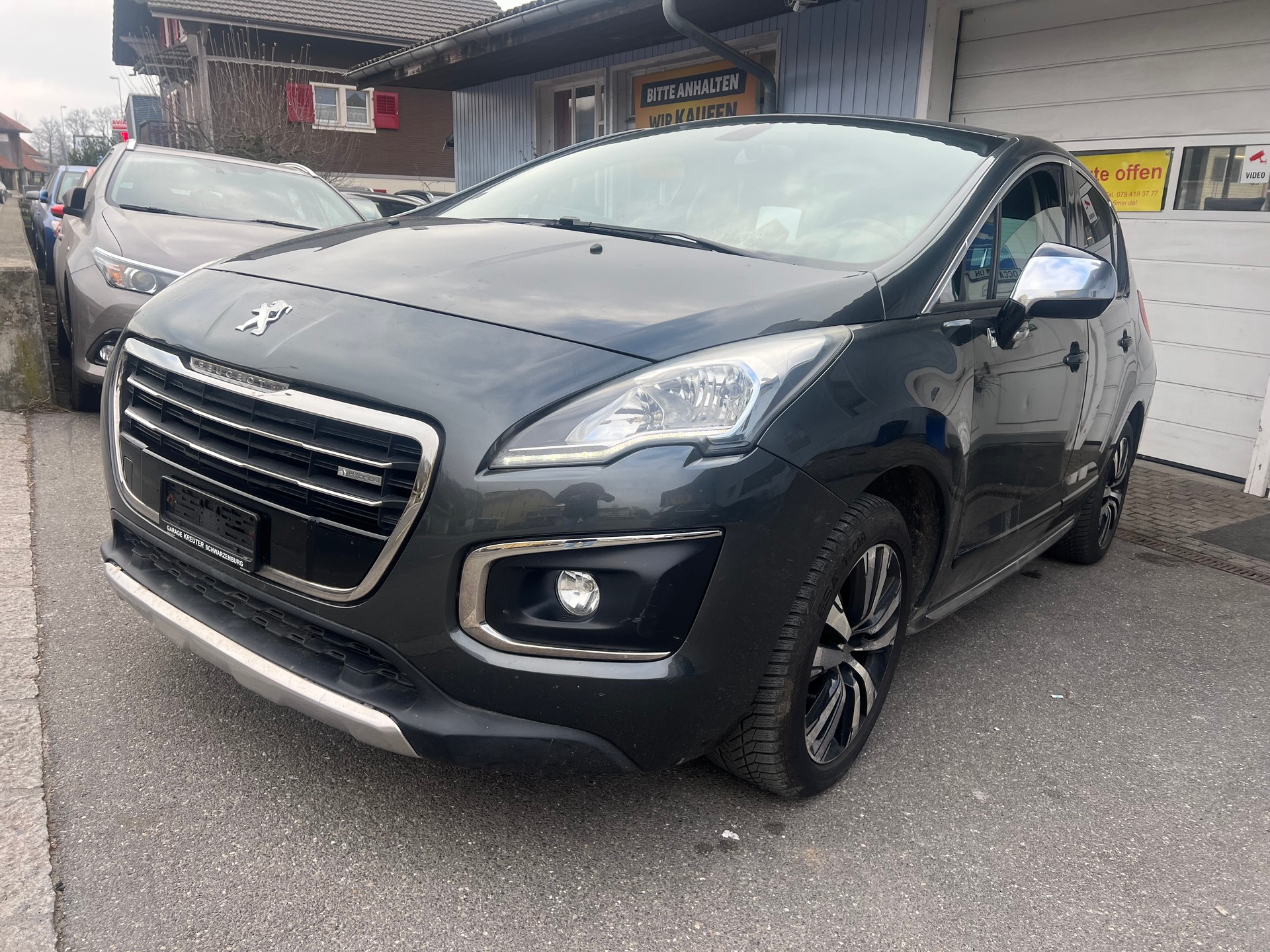 PEUGEOT 3008 HYbrid4 2.0 HDI ETG6-image-2