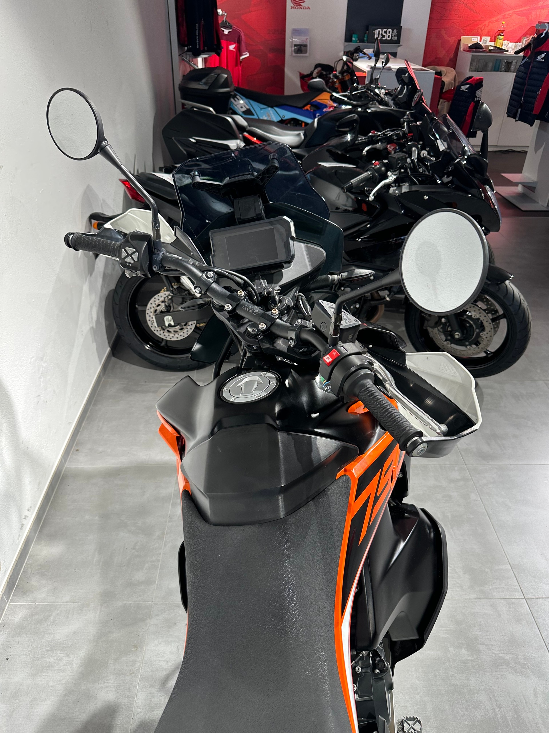 KTM 790 Adventure ABS-showroom-element-3