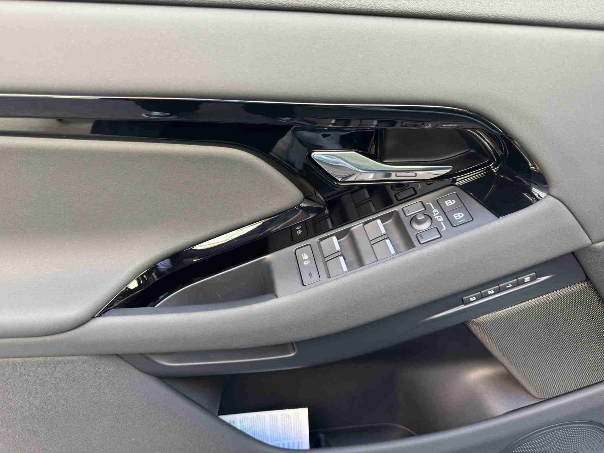 LAND ROVER Range Rover Evoque 2.0 D 200 Dynamic SE-image-11