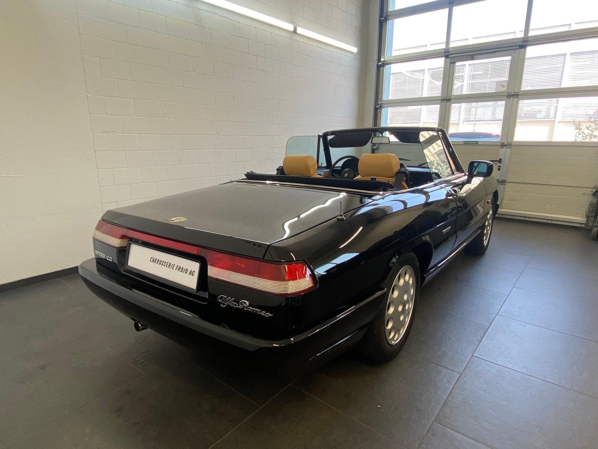 ALFA ROMEO Spider 2.0-showroom-element-2