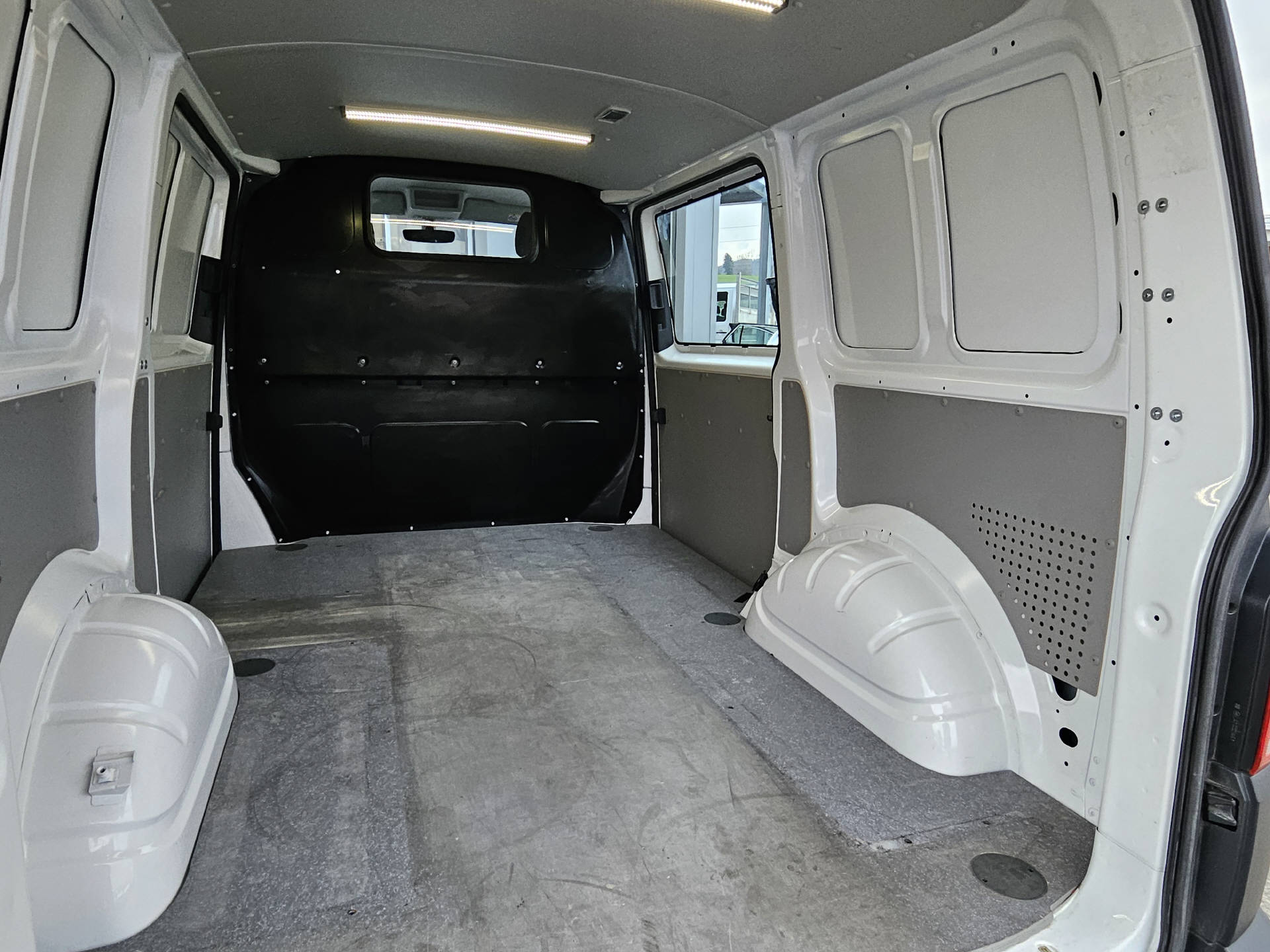 VW T6 Kaw. 3000 2.0 TDI 150 DSG * Schiebetüre rechts + links * Klima * Navi * Tempomat *-image-8