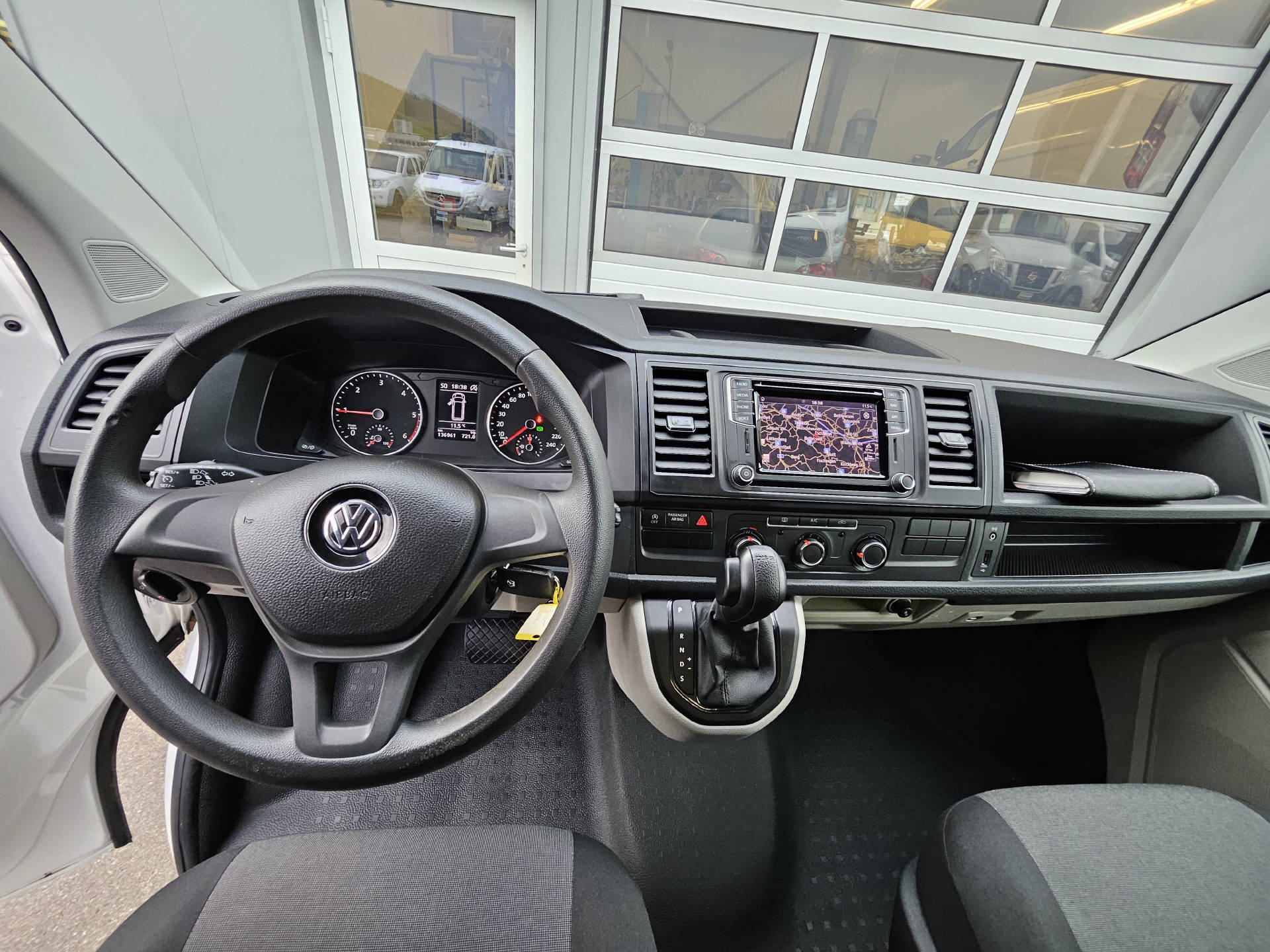 VW T6 Kaw. 3000 2.0 TDI 150 DSG * Schiebetüre rechts + links * Klima * Navi * Tempomat *-image-9