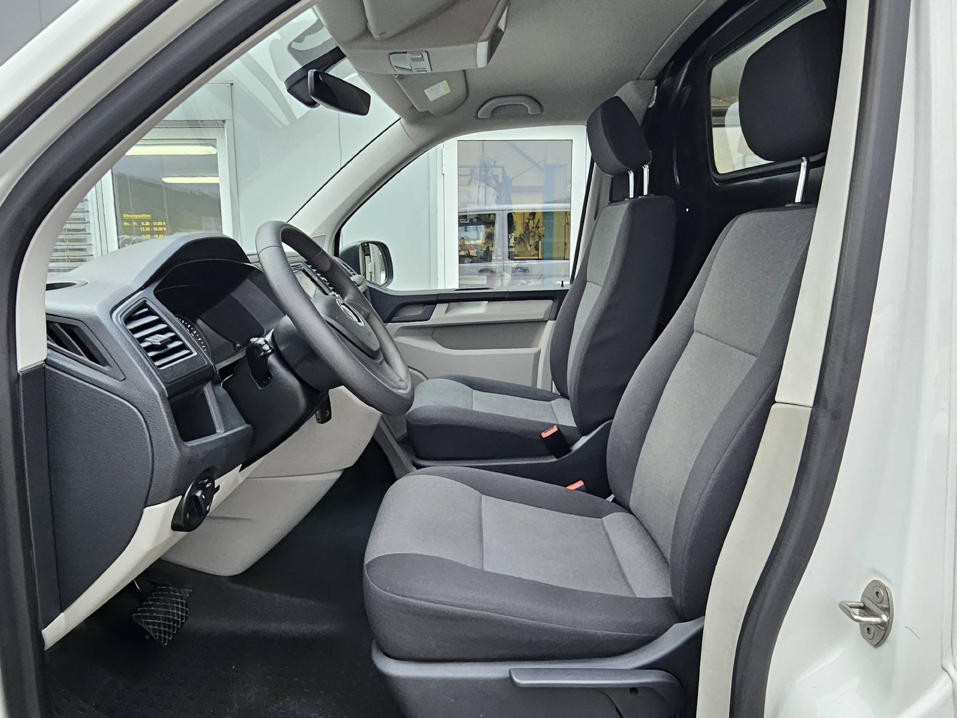 VW T6 Kaw. 3000 2.0 TDI 150 DSG * Schiebetüre rechts + links * Klima * Navi * Tempomat *-image-11
