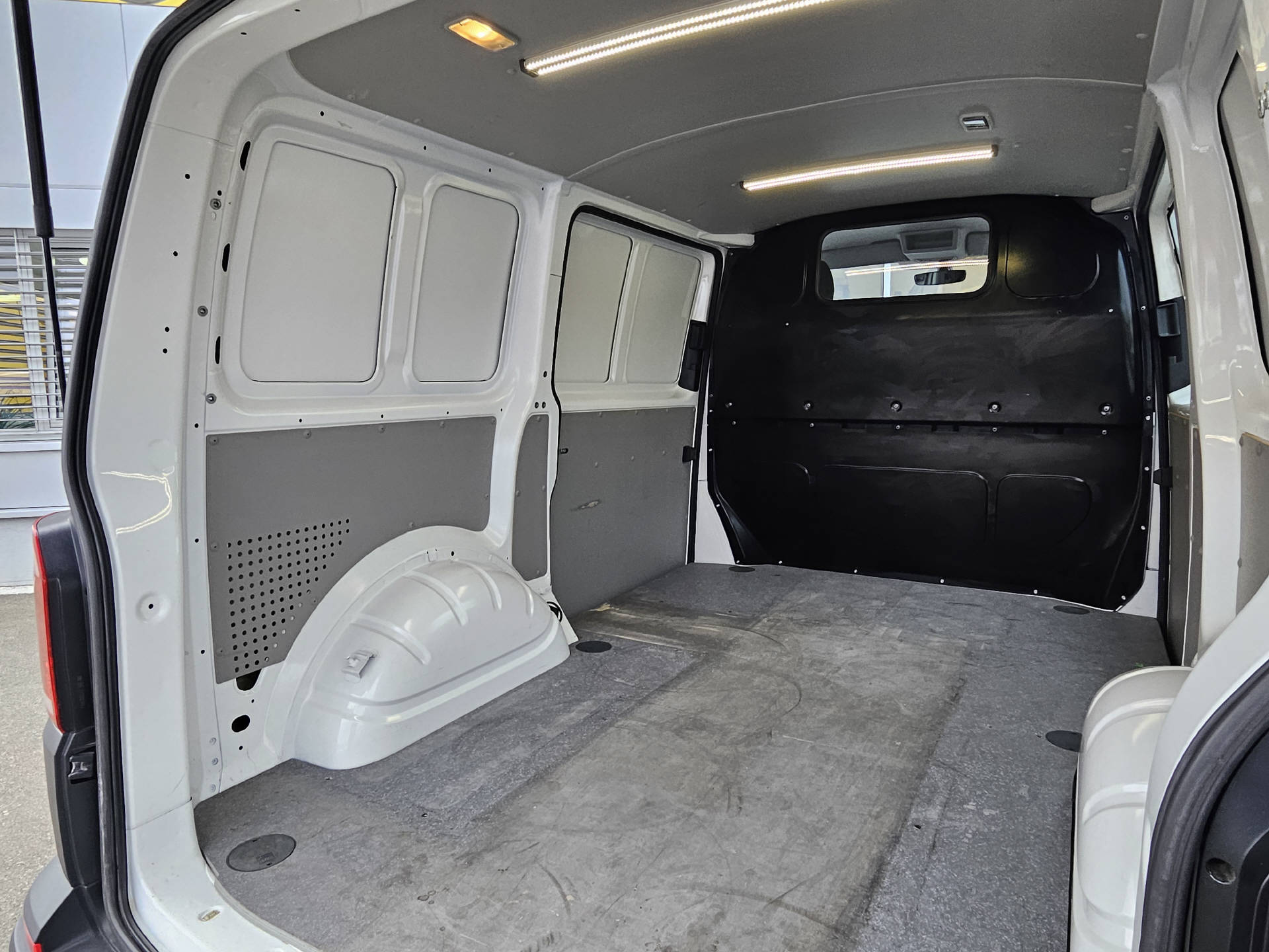 VW T6 Kaw. 3000 2.0 TDI 150 DSG * Schiebetüre rechts + links * Klima * Navi * Tempomat *-image-5