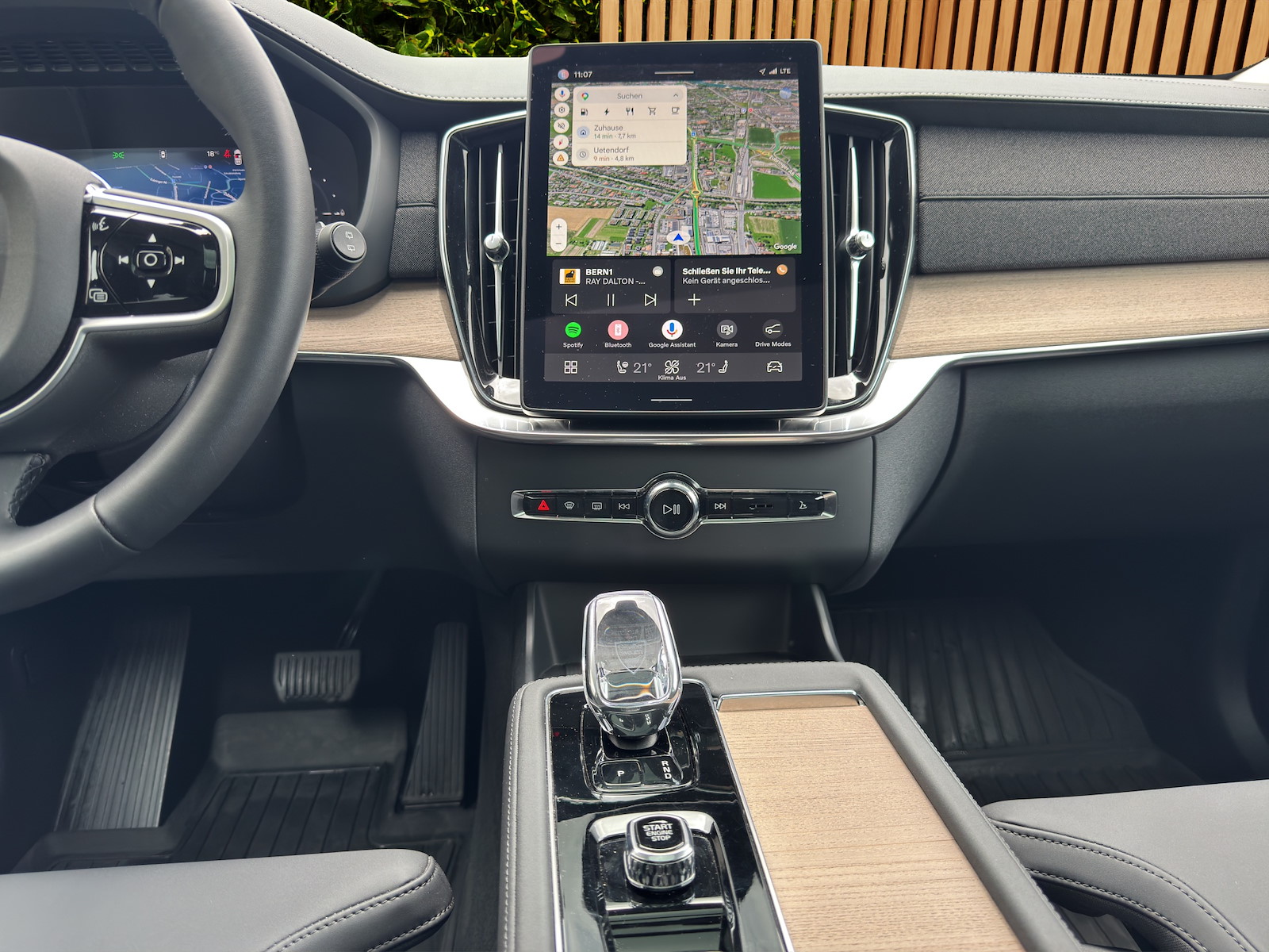 VOLVO XC90 2.0 T8 TE Ultra Bright eAWD-image-11