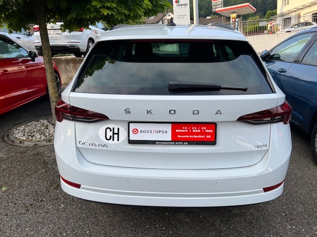 SKODA Octavia Combi 2.0 TSI Style DSG 4x4-image-11
