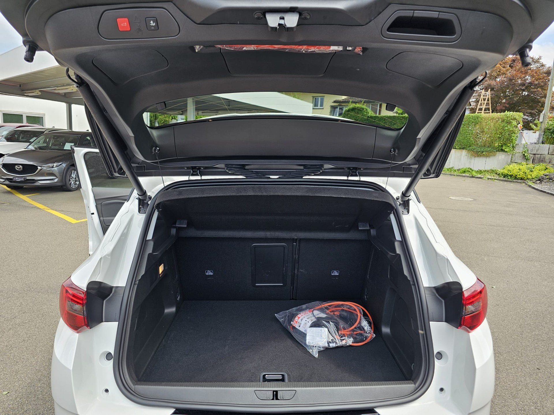 OPEL Grandland 1.6 Hybrid GS Line Automatik-image-15