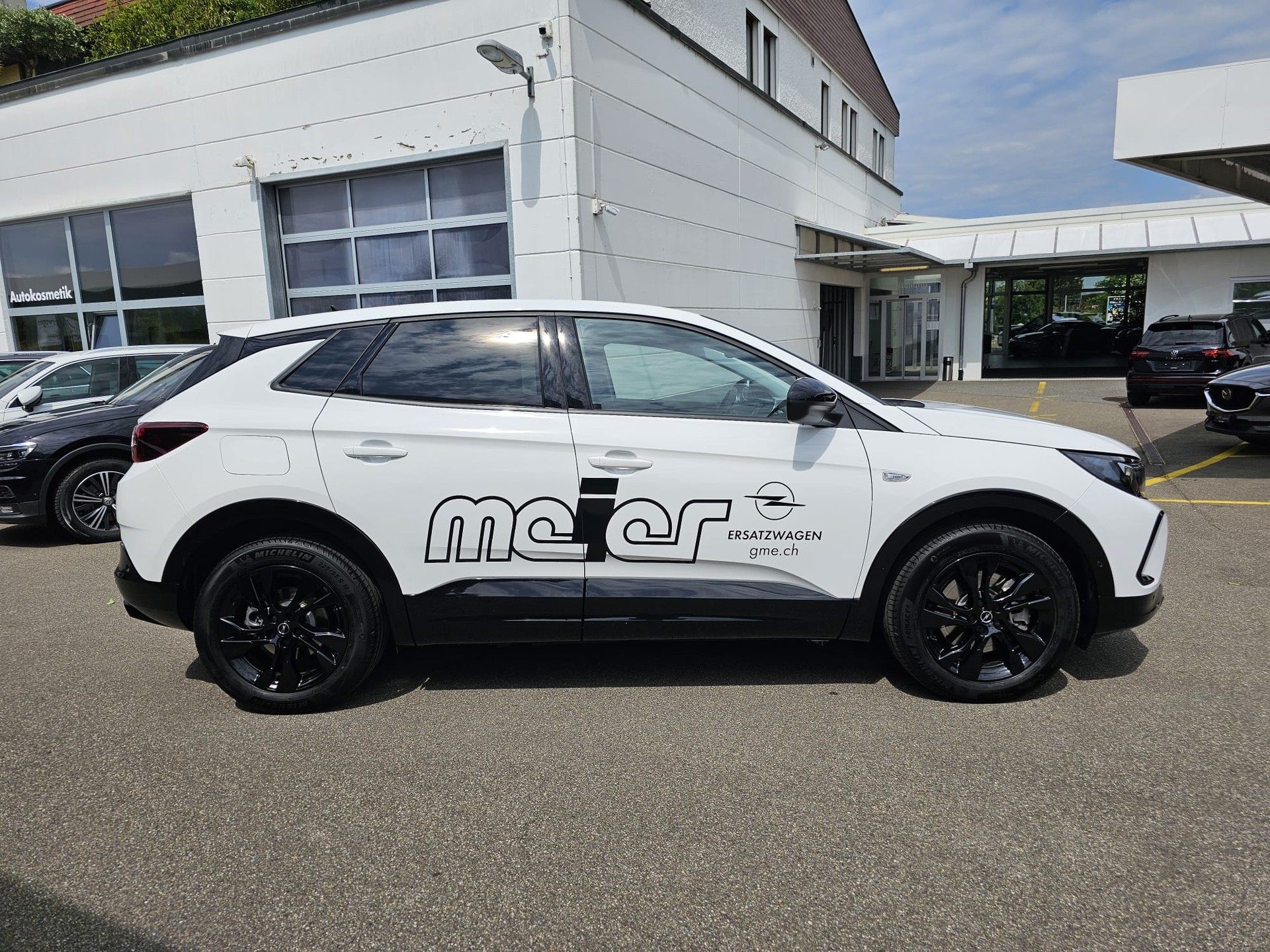 OPEL Grandland 1.6 Hybrid GS Line Automatik-image-3