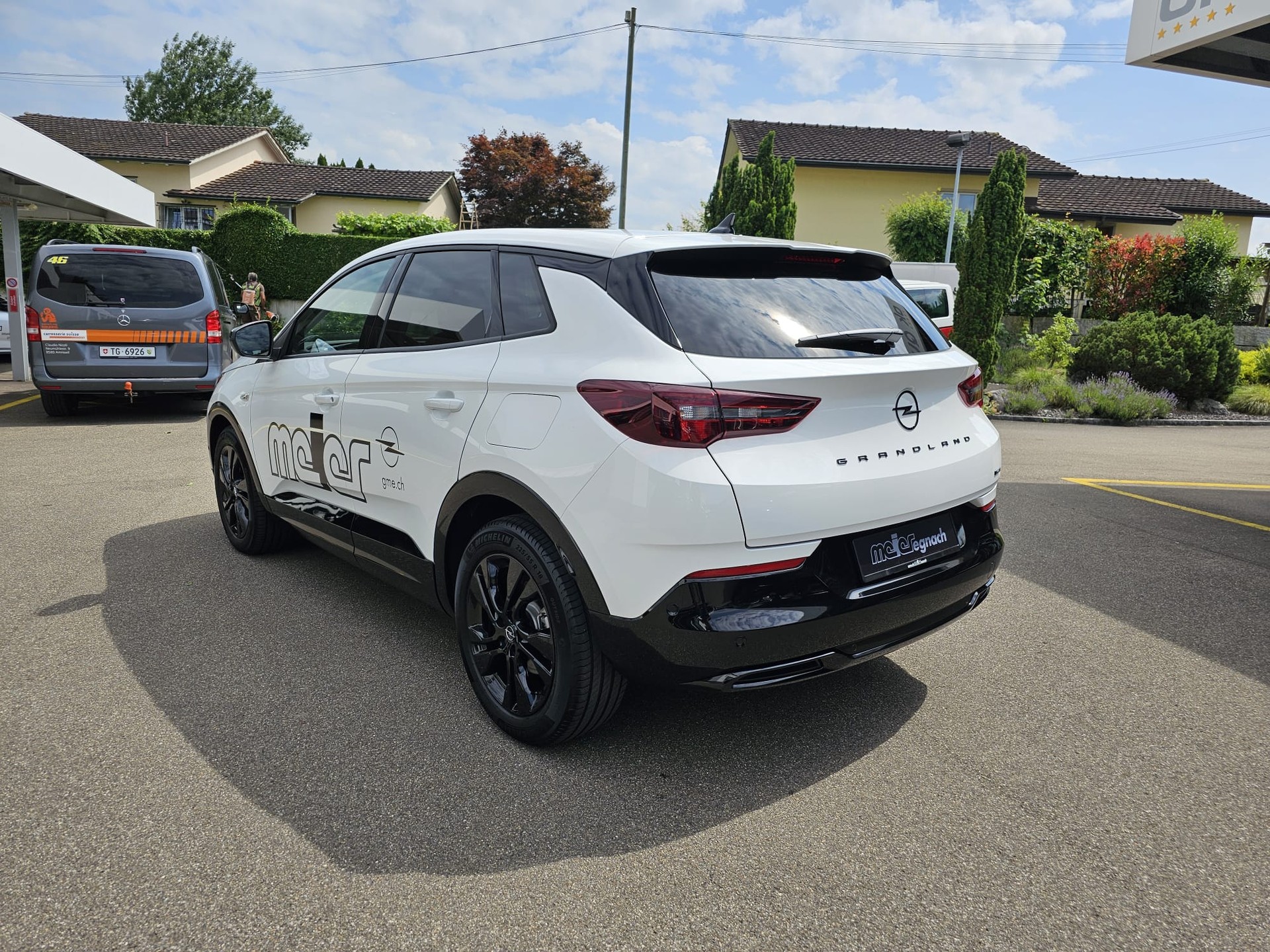 OPEL Grandland 1.6 Hybrid GS Line Automatik-image-5