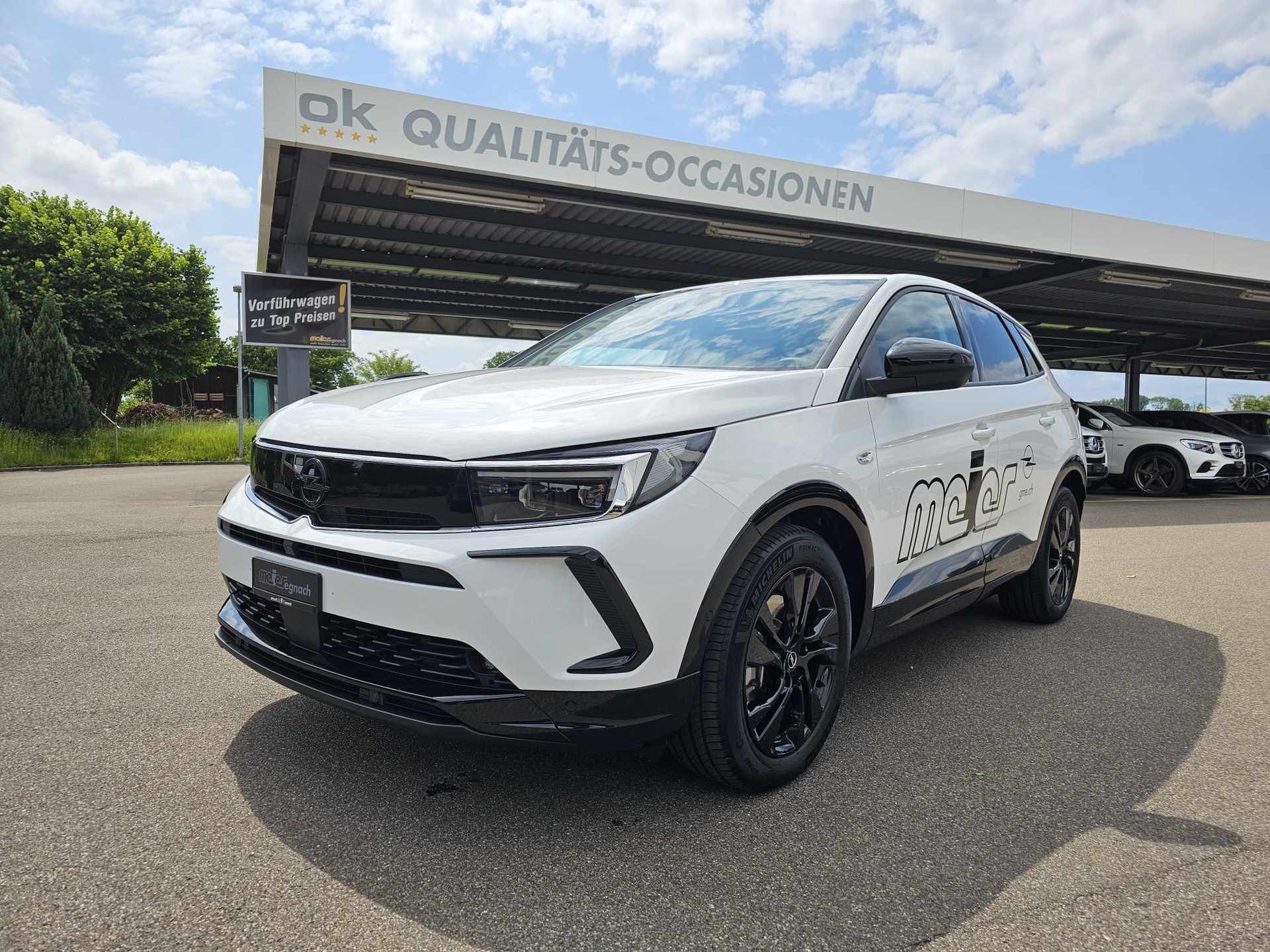 OPEL Grandland 1.6 Hybrid GS Line Automatik-image-0