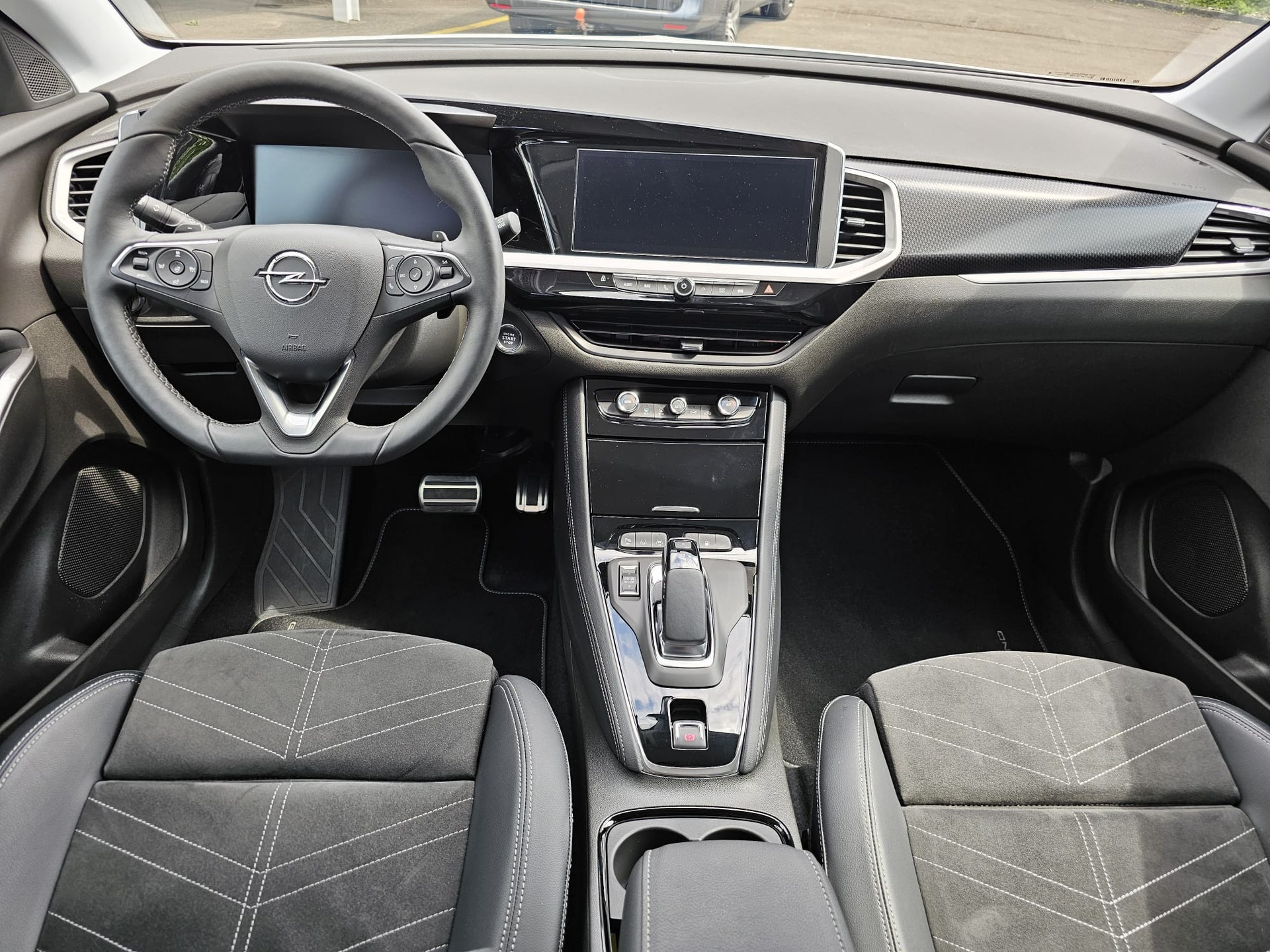 OPEL Grandland 1.6 Hybrid GS Line Automatik-image-10